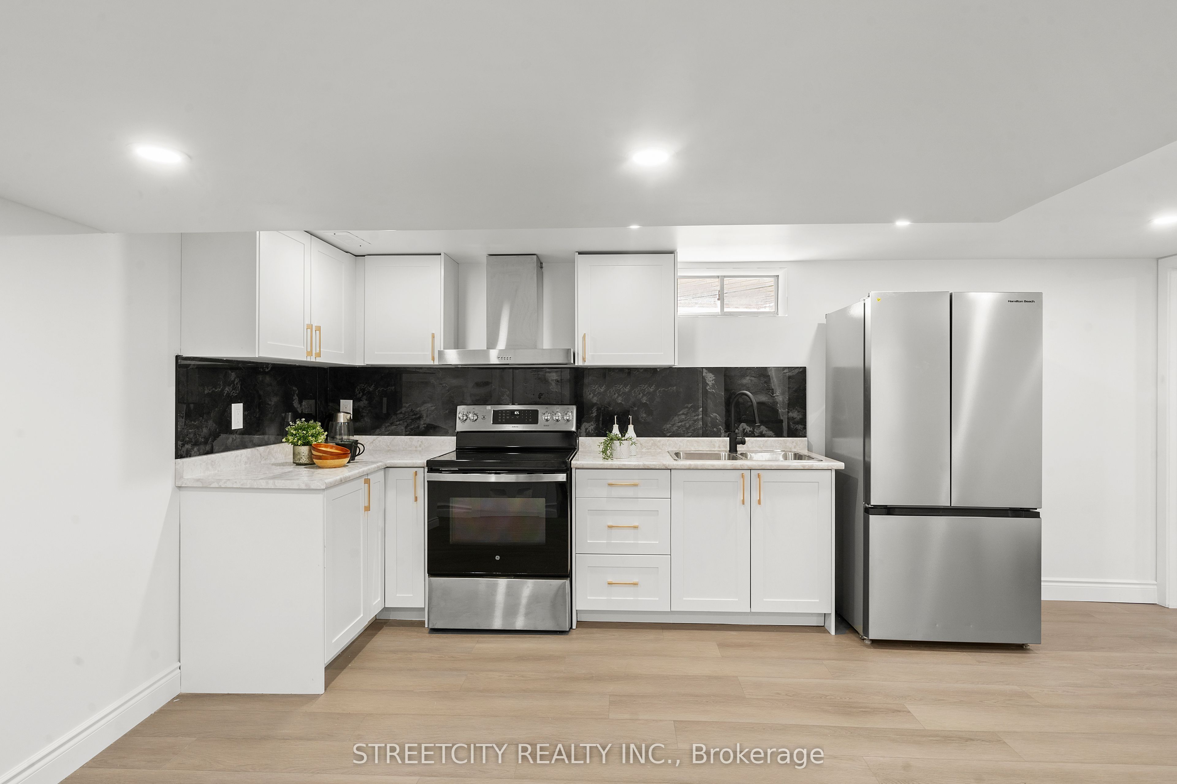 79 Glass Ave Property Photo 25