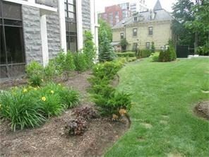 90 Charlton Ave W Property Photo 8