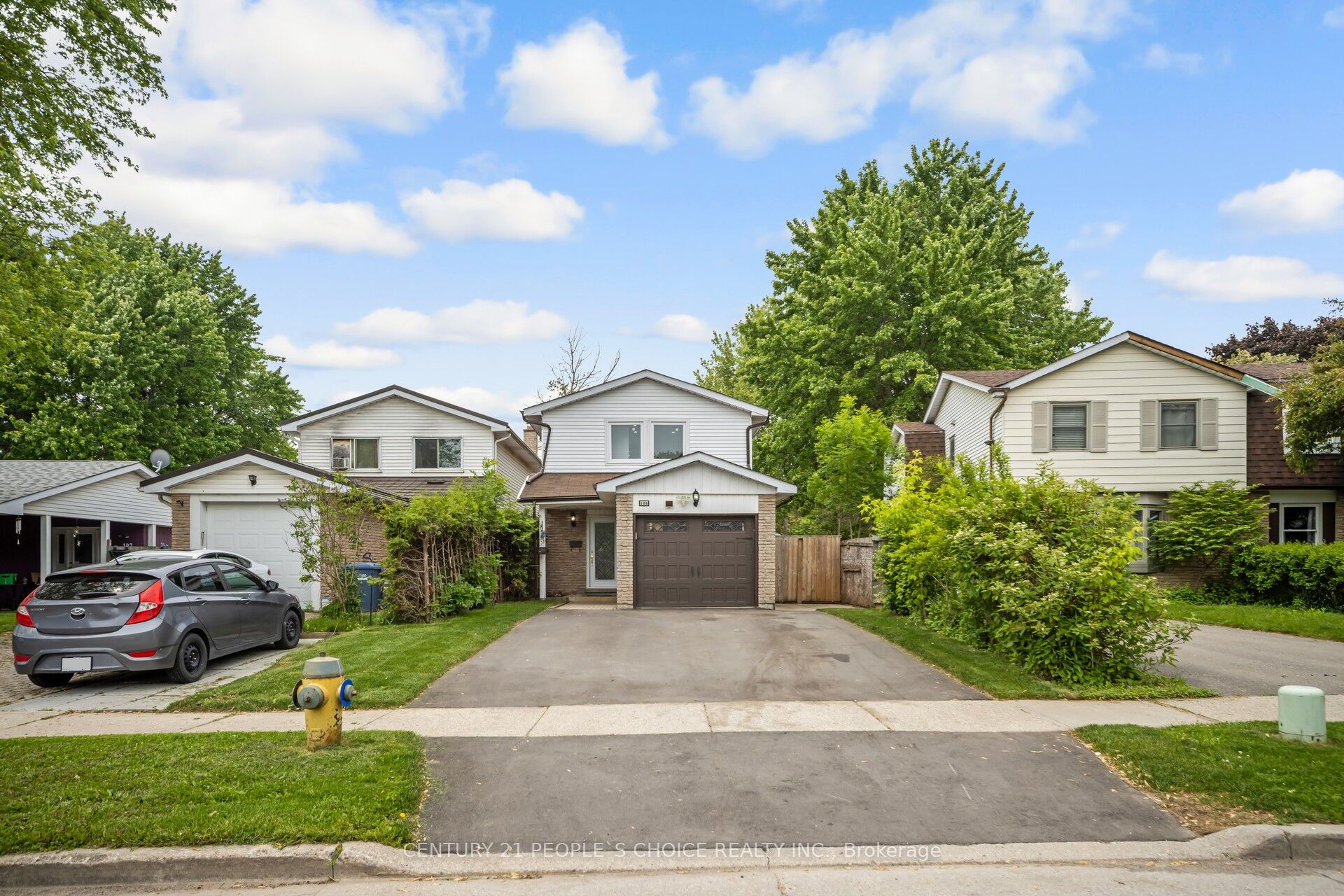 106 Queensdale Crescent Property Photo 6