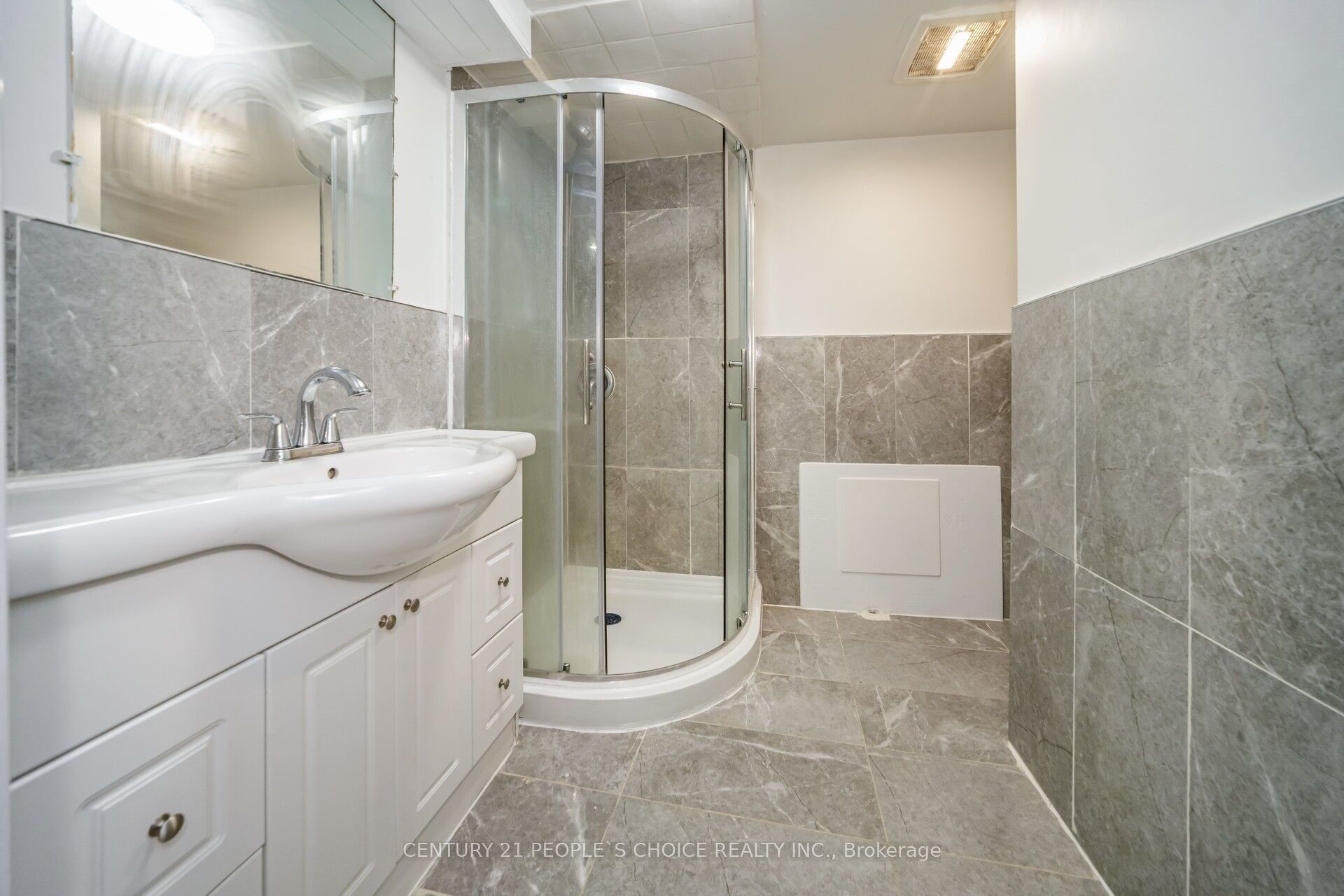 106 Queensdale Crescent Property Photo 40