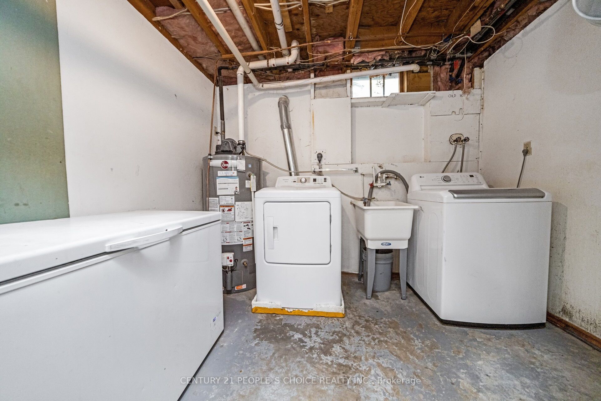 106 Queensdale Crescent Property Photo 44