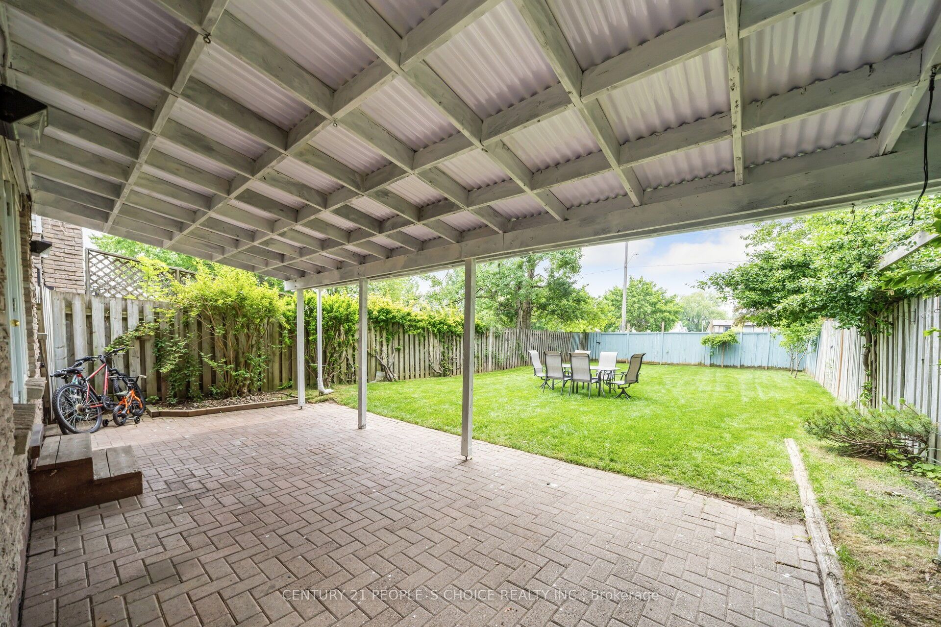 106 Queensdale Crescent Property Photo 46