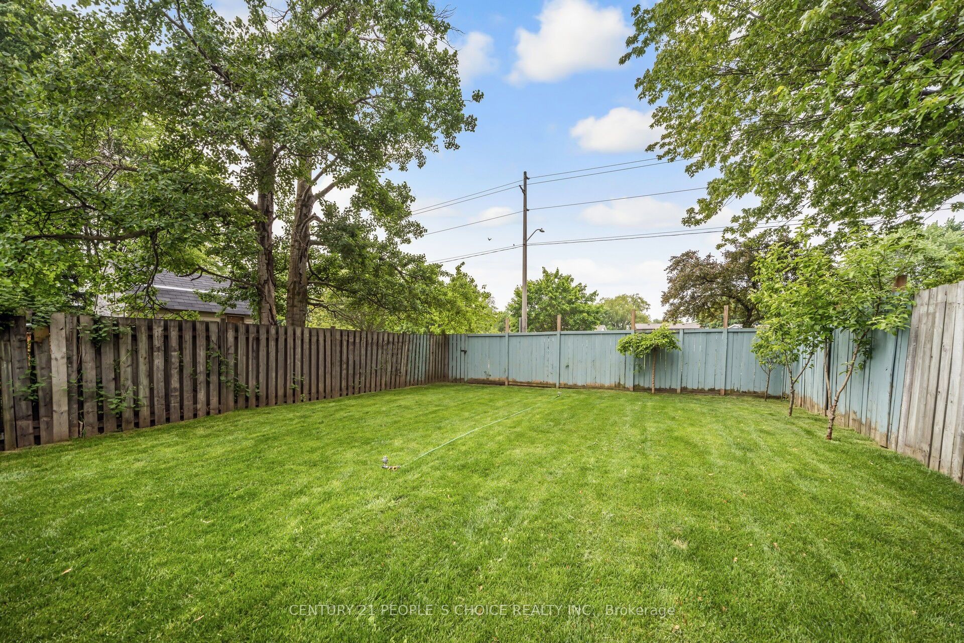 106 Queensdale Crescent Property Photo 48
