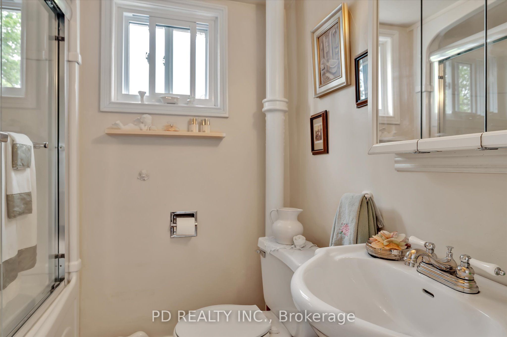 8 Regent Street Property Photo 29