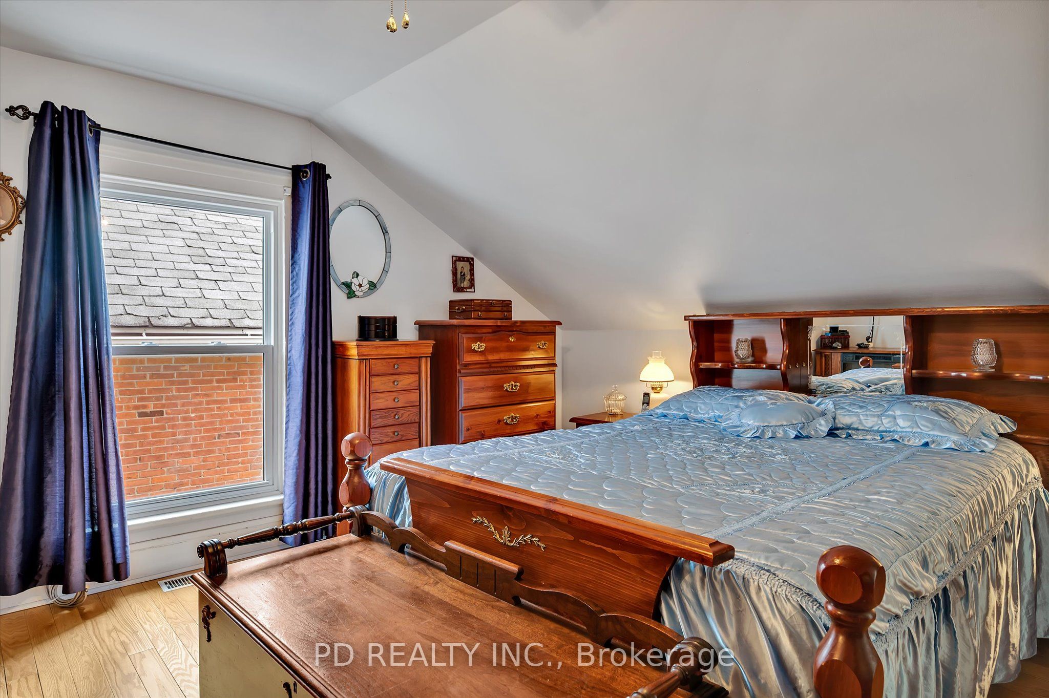 8 Regent Street Property Photo 31