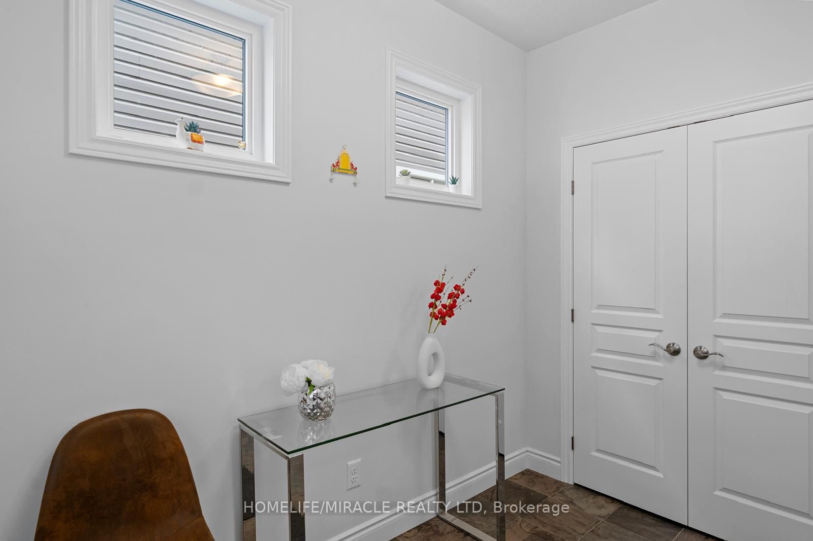 260 Holden St Property Photo 5