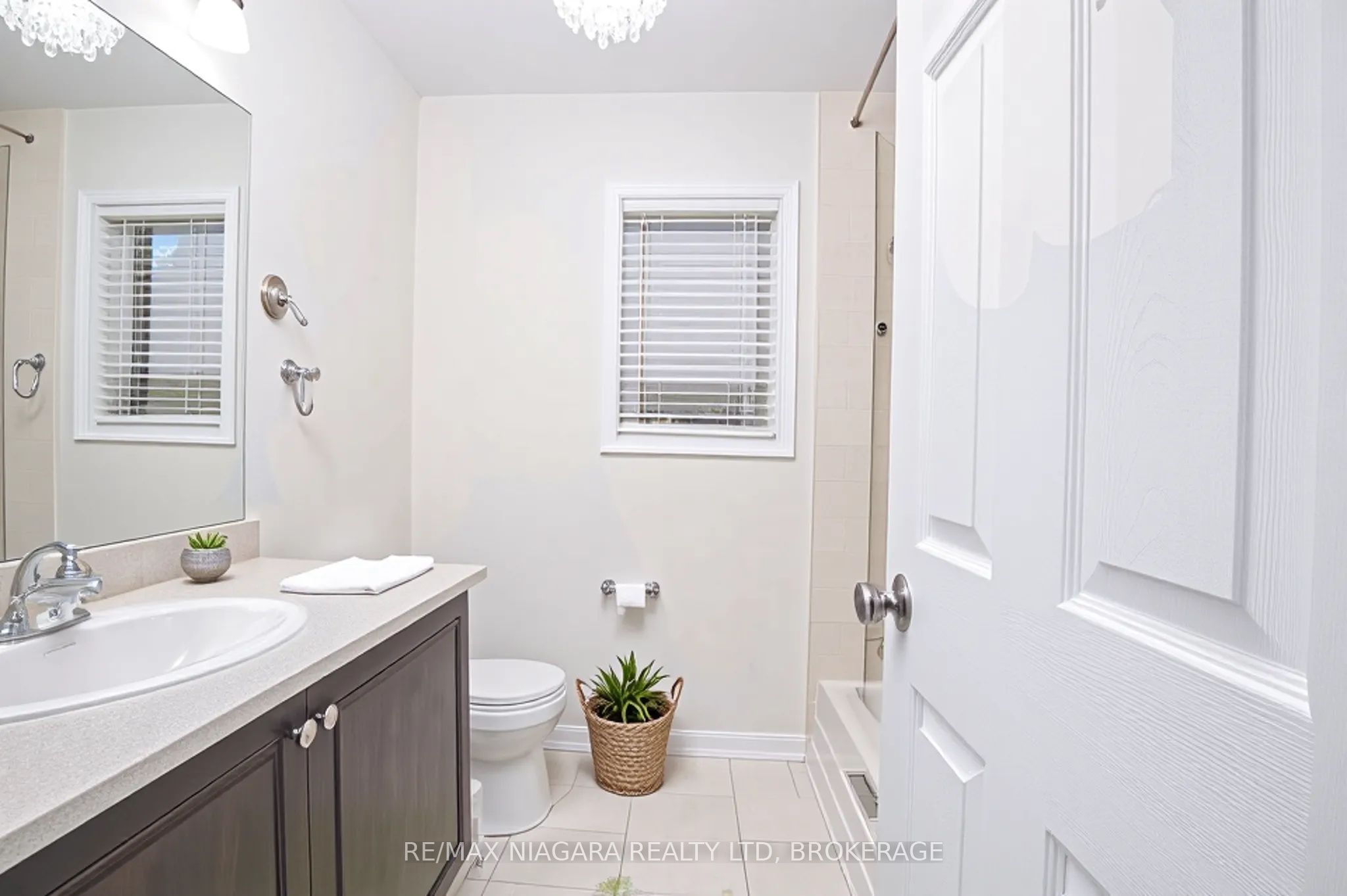 8573 Sweet Chestnut Drive Property Photo 10