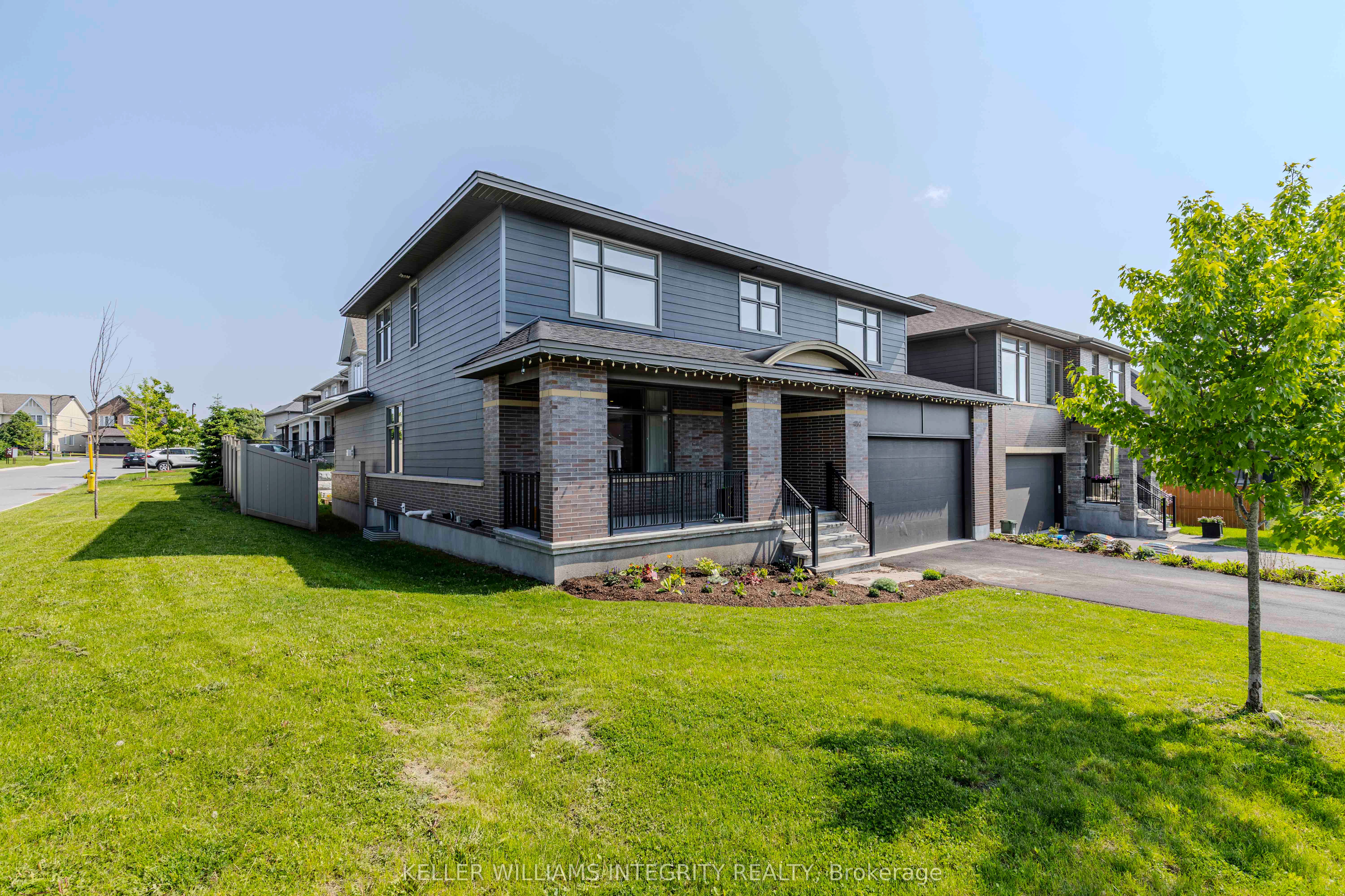 131 Escarpment Cres Property Photo 3