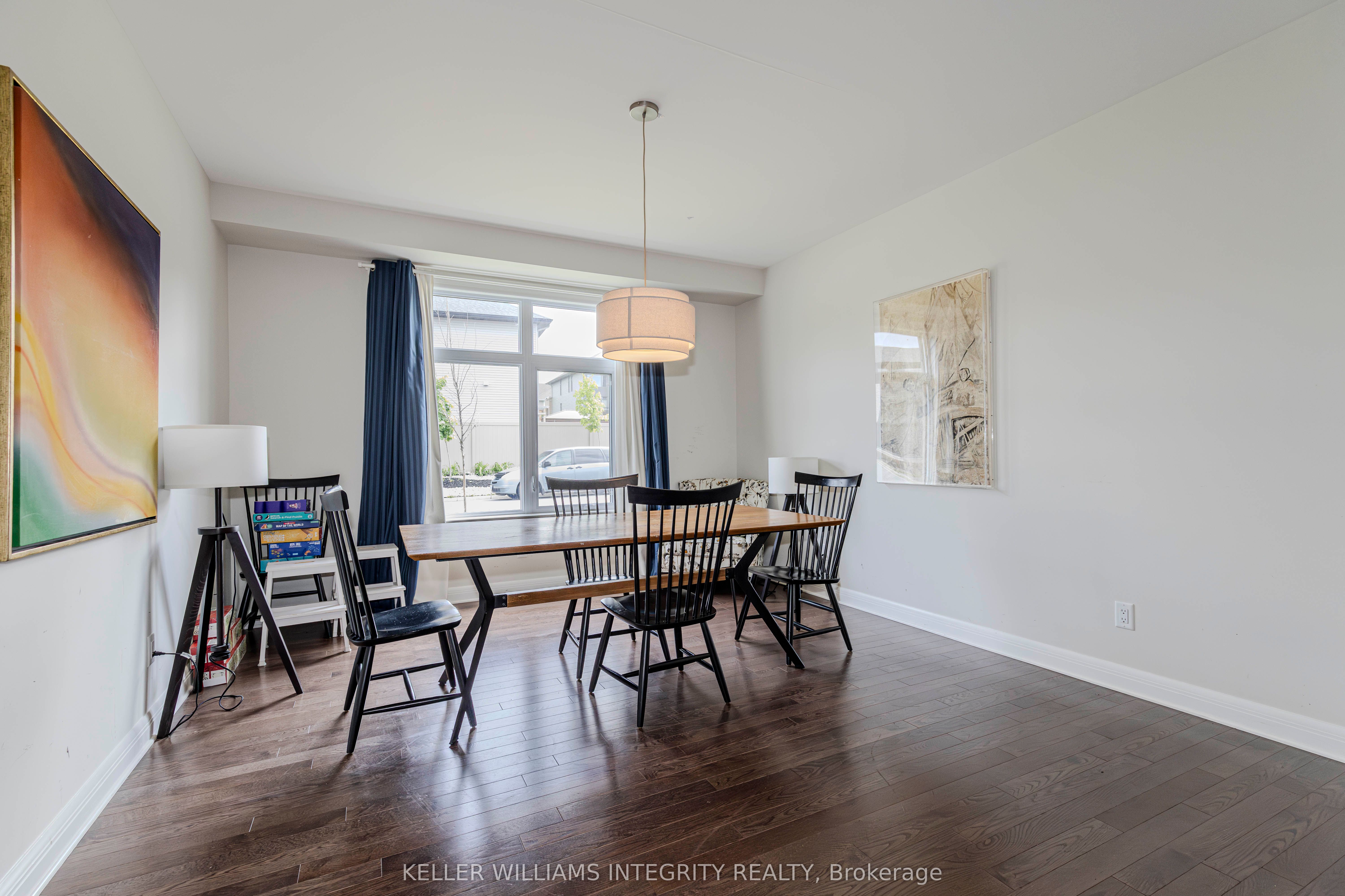 131 Escarpment Cres Property Photo 7