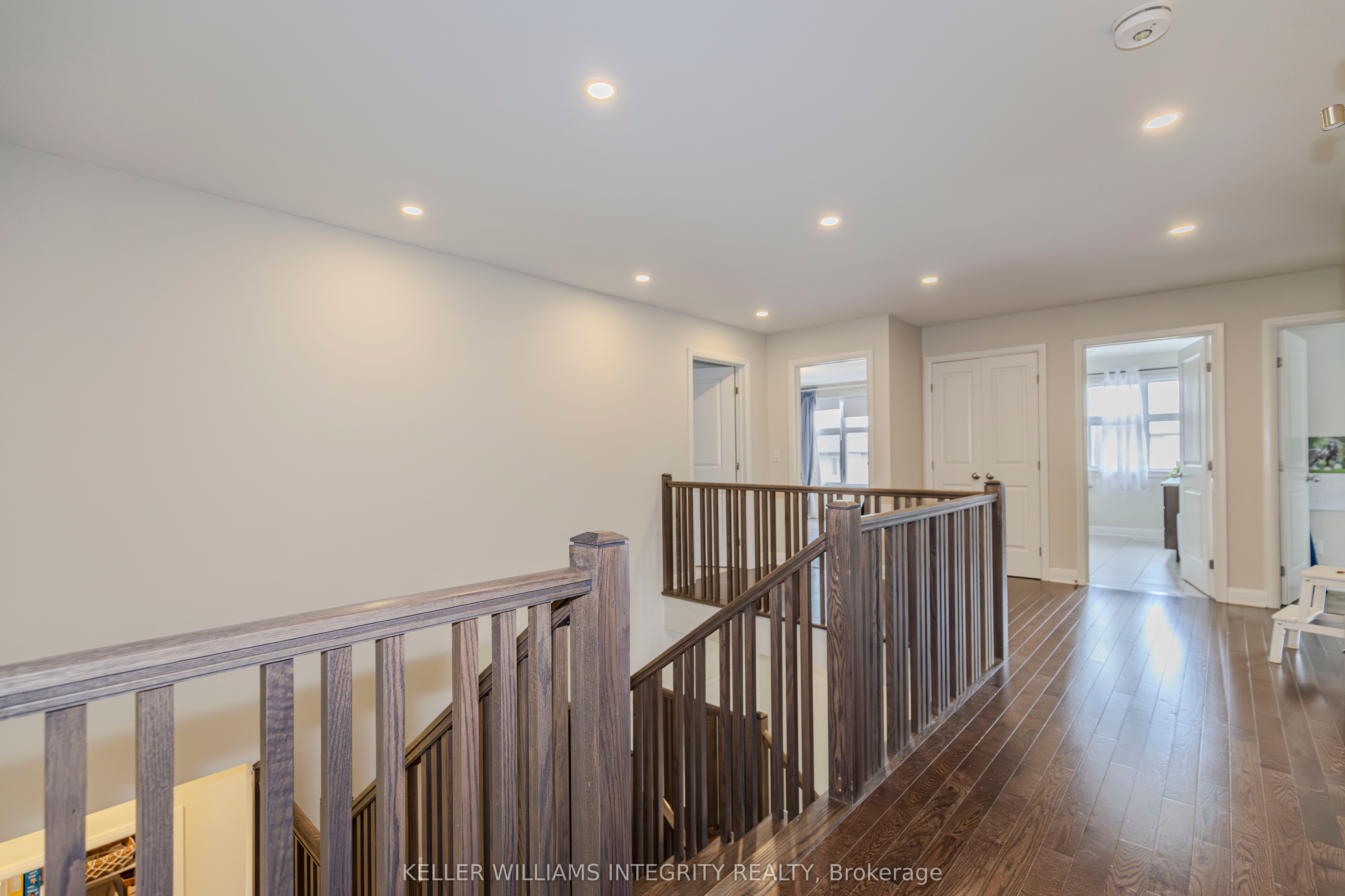 131 Escarpment Cres Property Photo 20