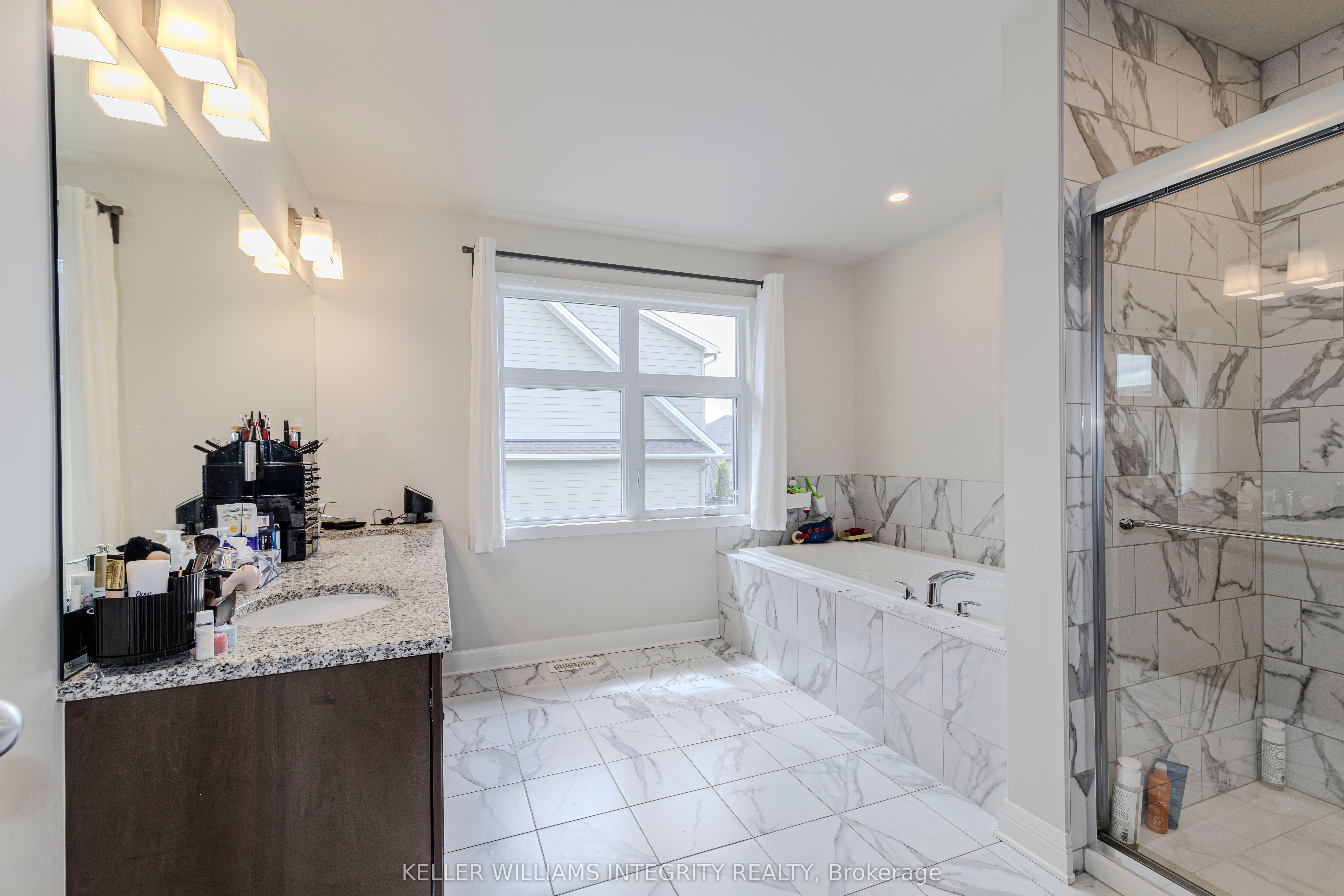 131 Escarpment Cres Property Photo 23
