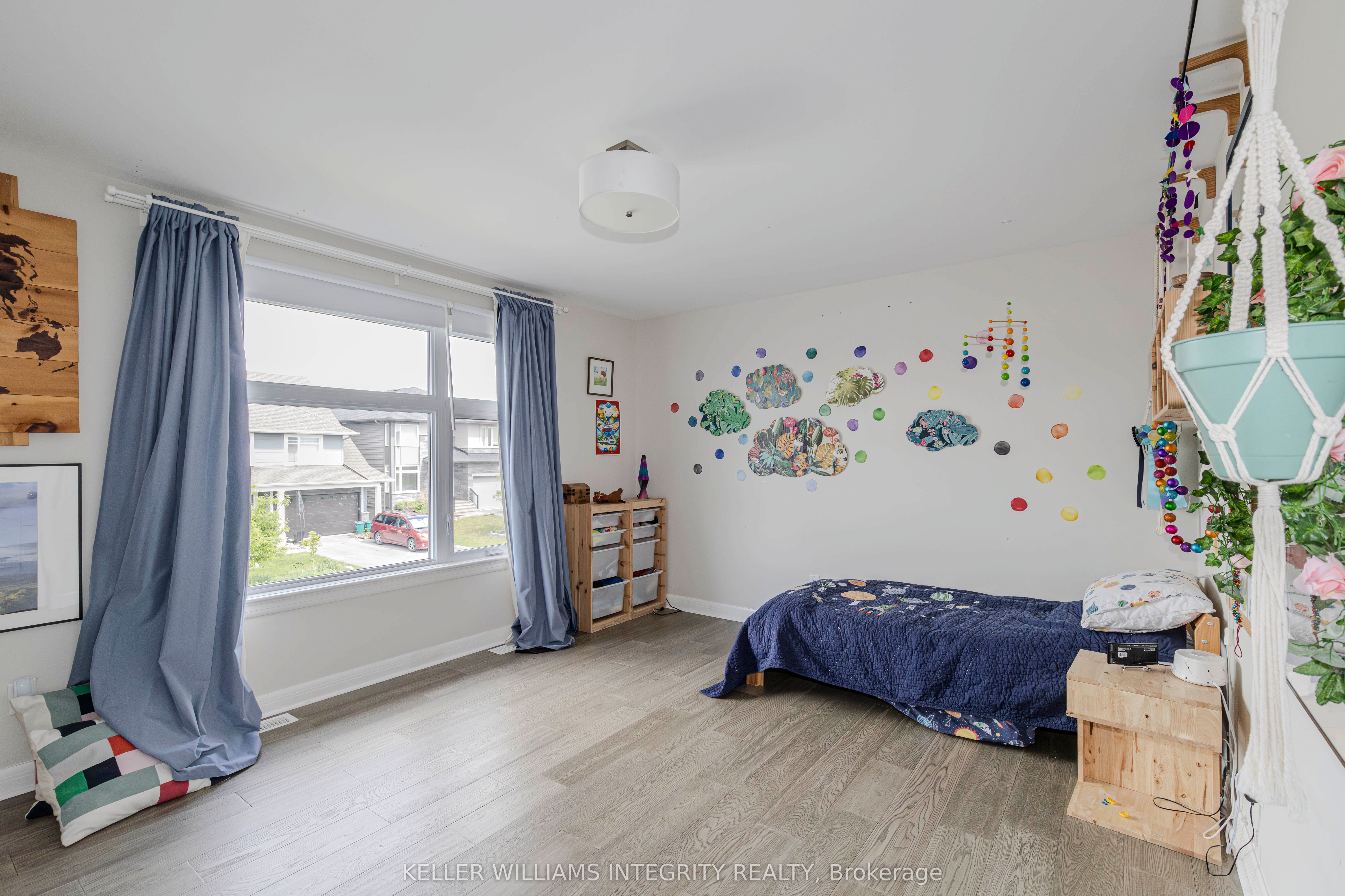 131 Escarpment Cres Property Photo 24