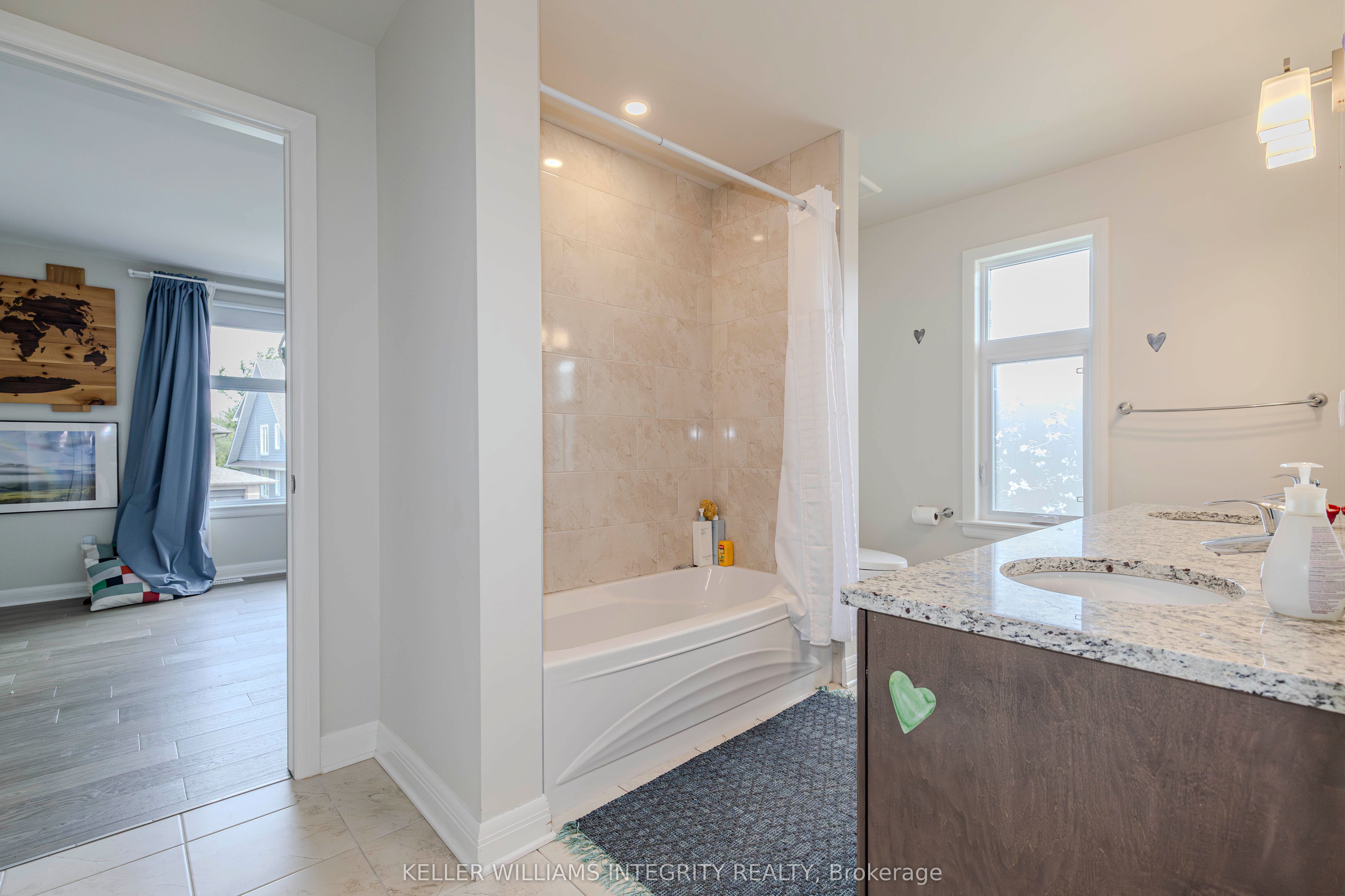 131 Escarpment Cres Property Photo 27