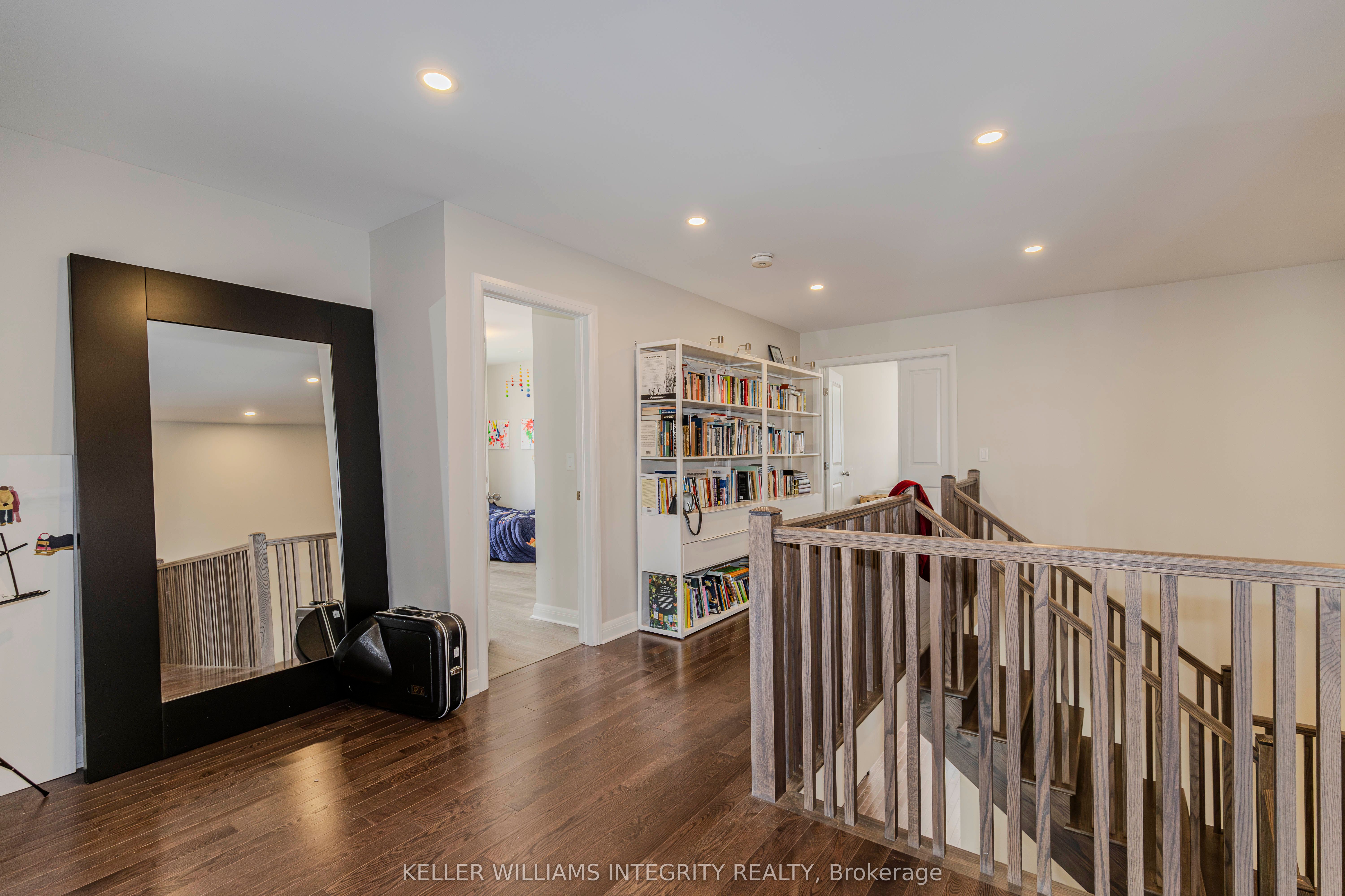 131 Escarpment Cres Property Photo 31