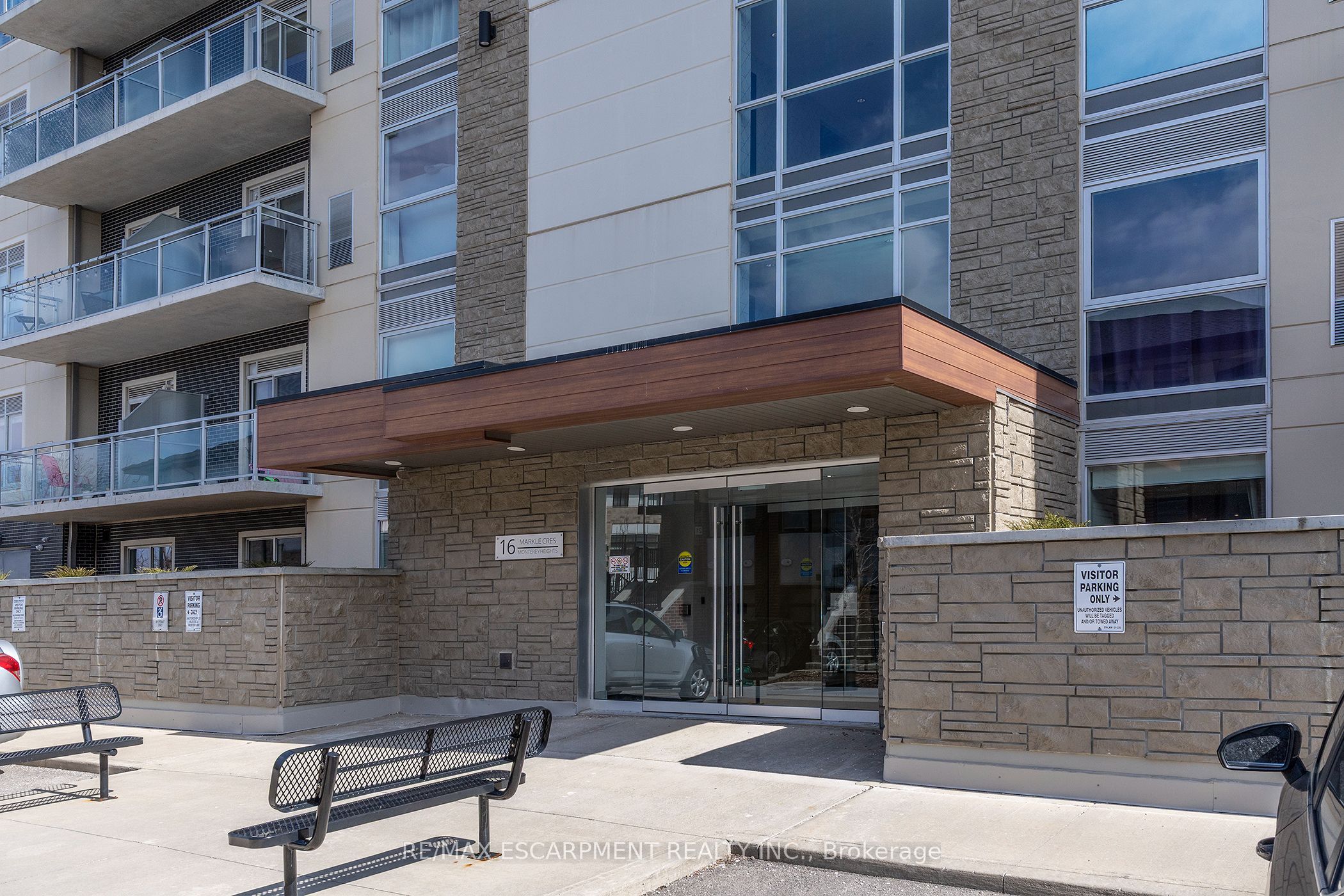 #211 - 16 Markle Crescent Property Photo 2