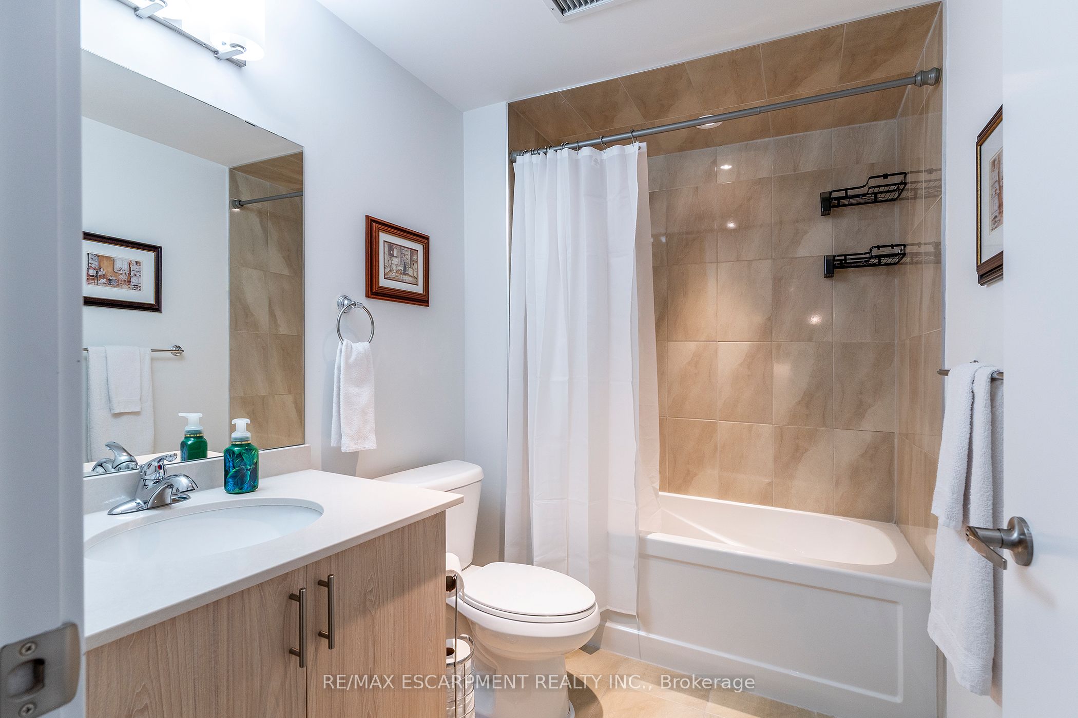 #211 - 16 Markle Crescent Property Photo 14
