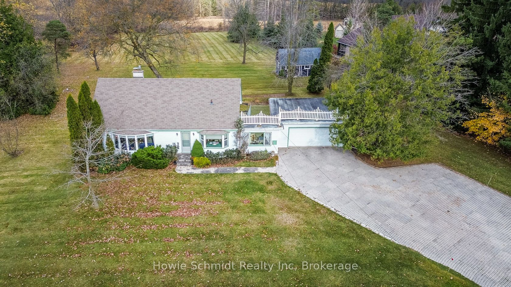 2341 Snyders Rd E Property Photo 2