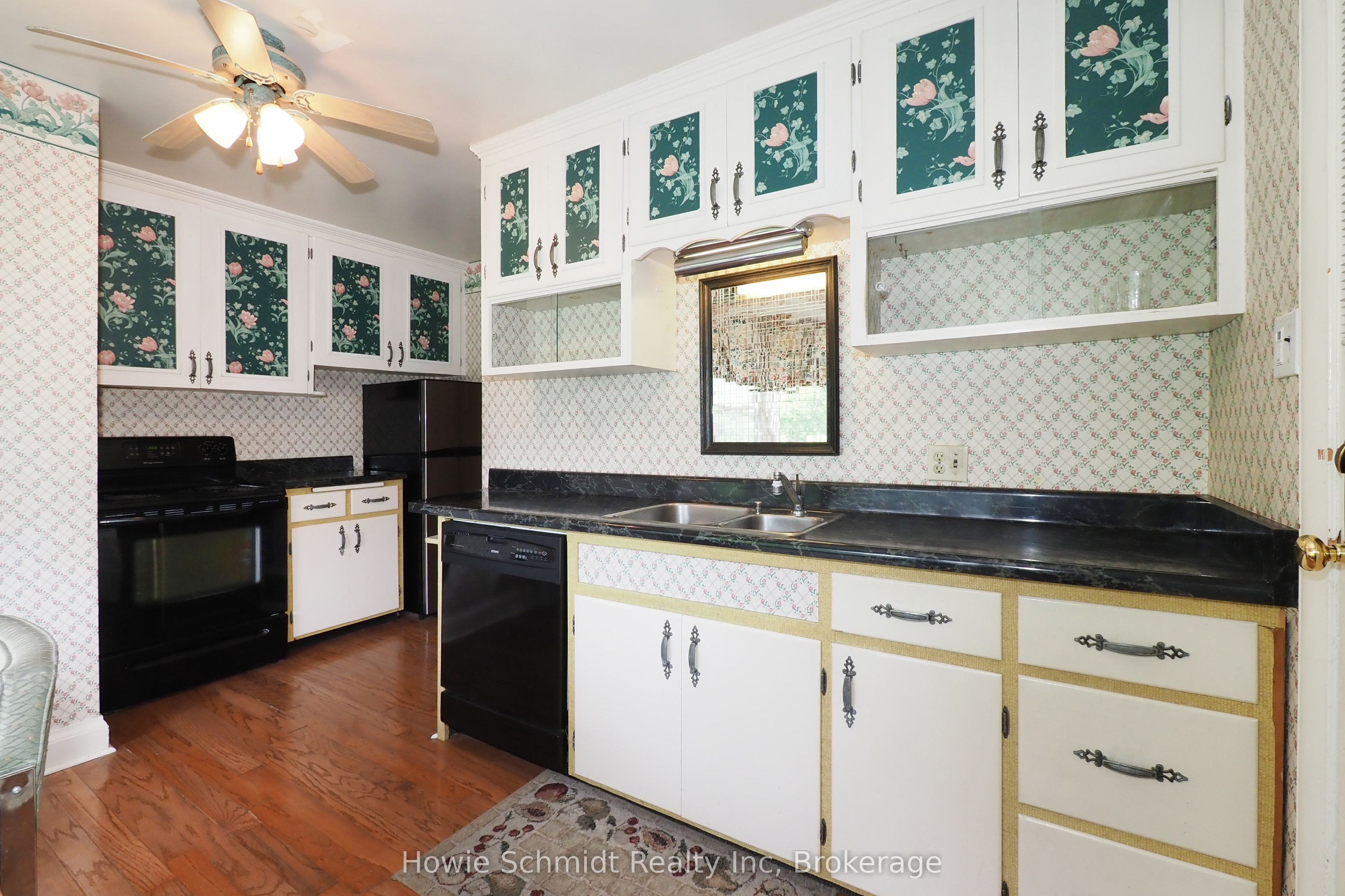 2341 Snyders Rd E Property Photo 15