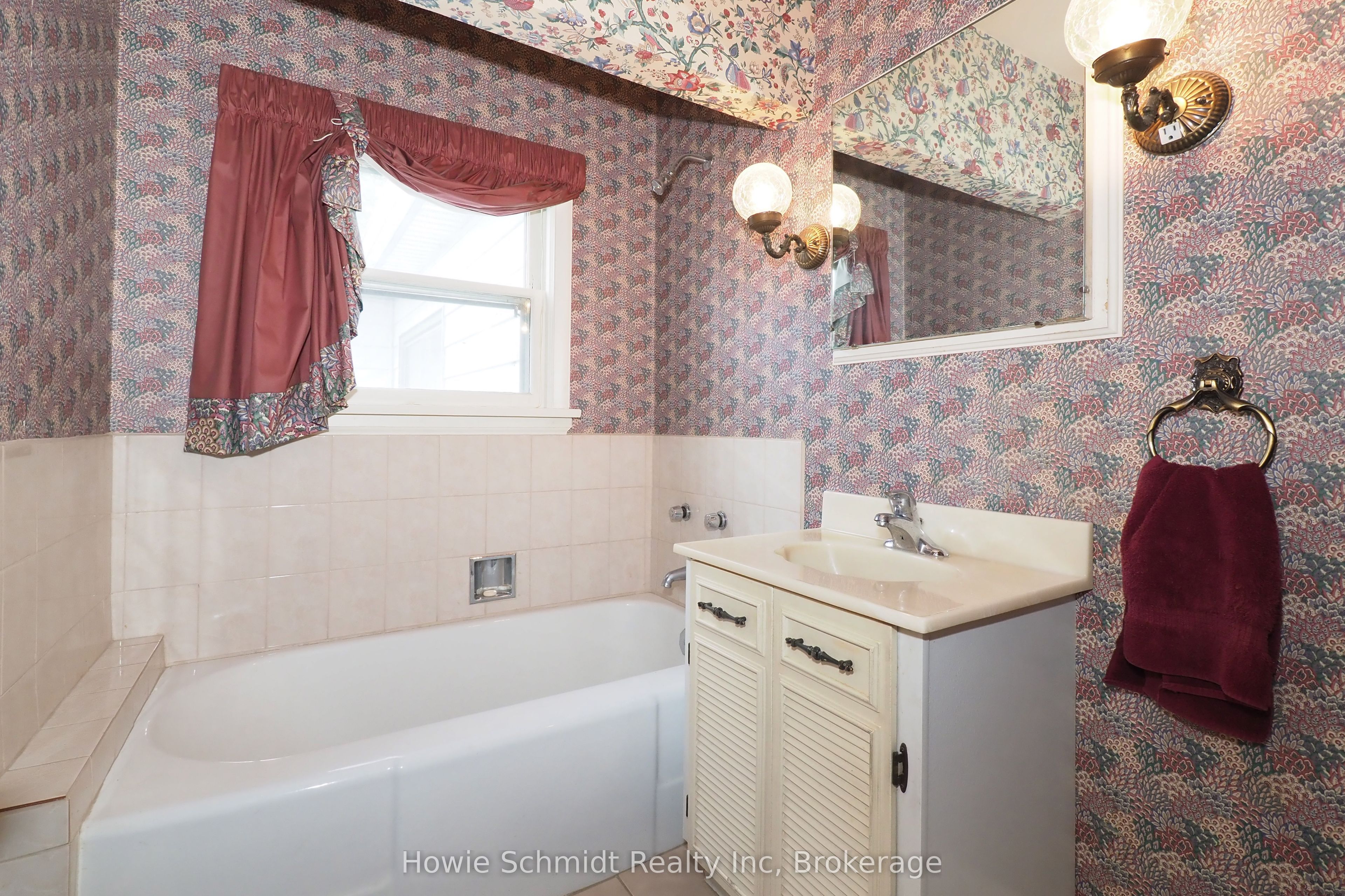 2341 Snyders Rd E Property Photo 21