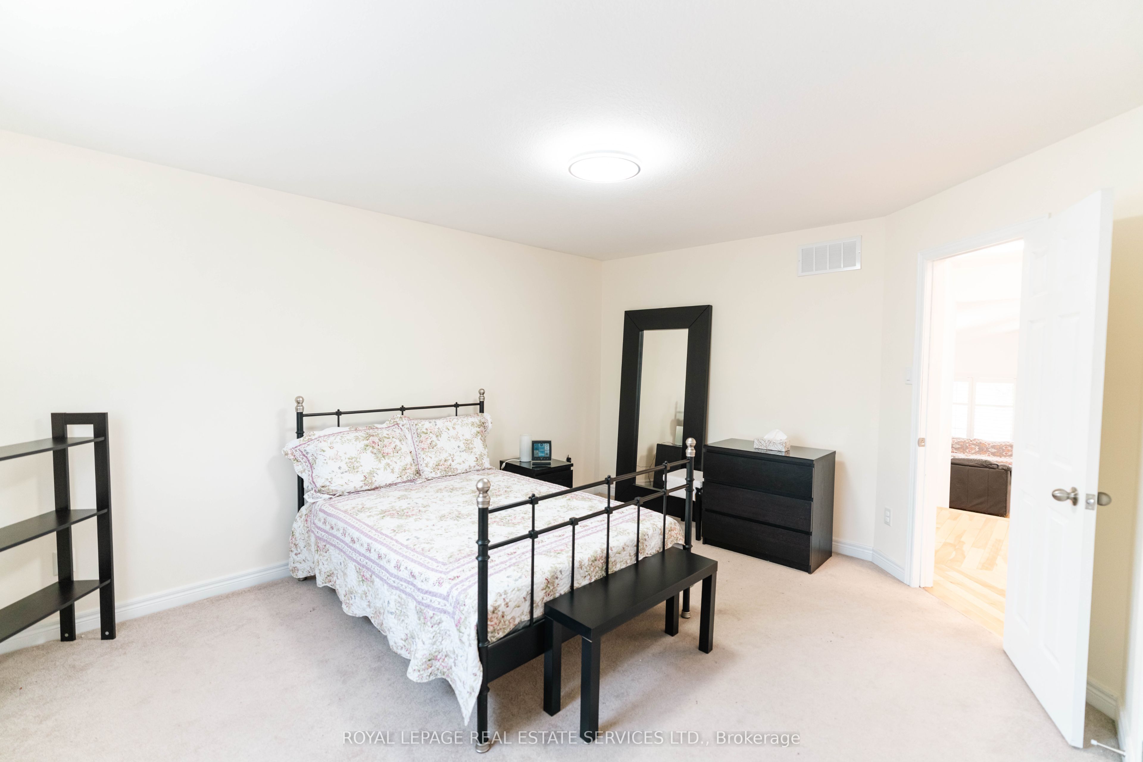 837 Upper Ottawa Street Property Photo 28