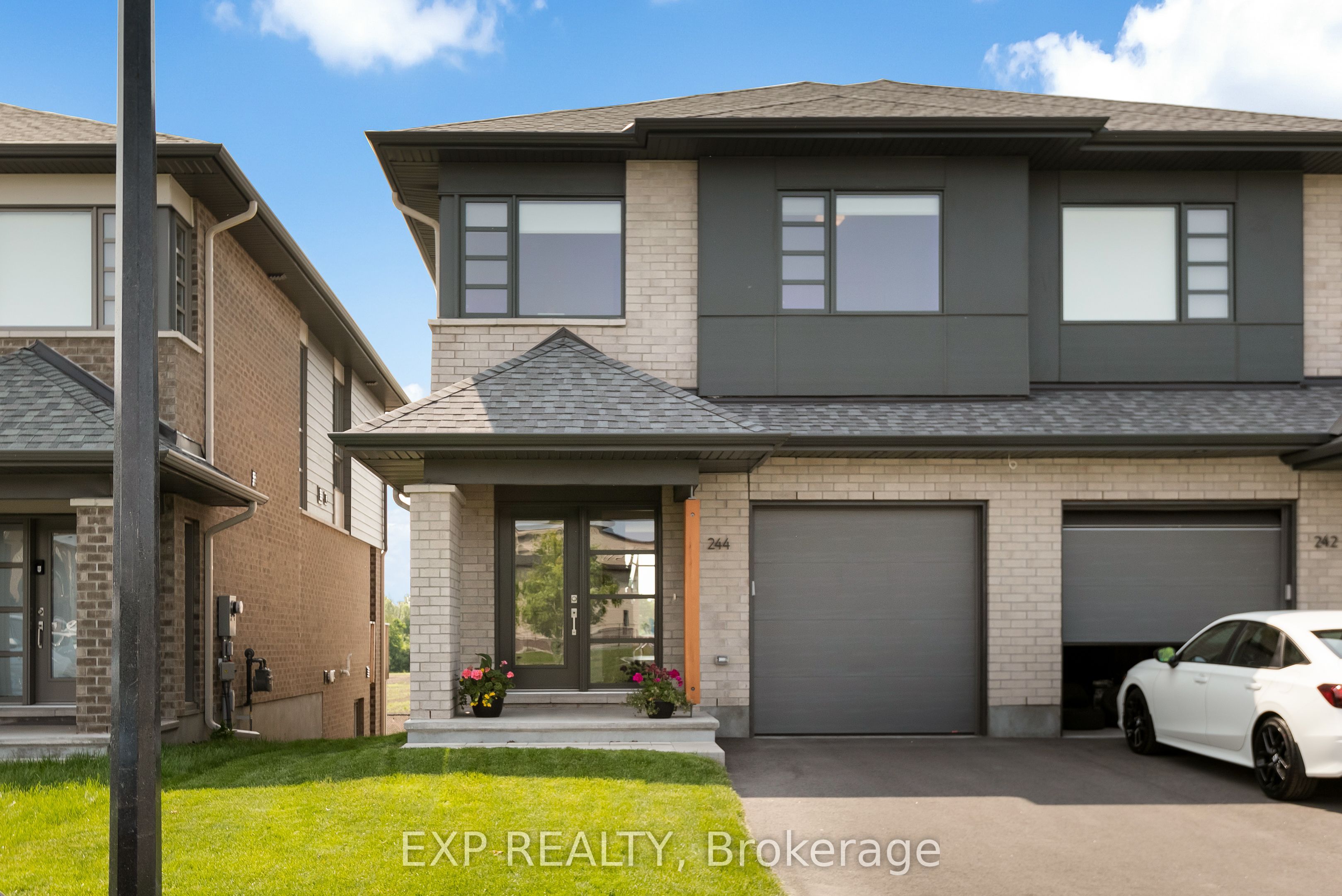 244 Shuttleworth Drive Property Photo 1