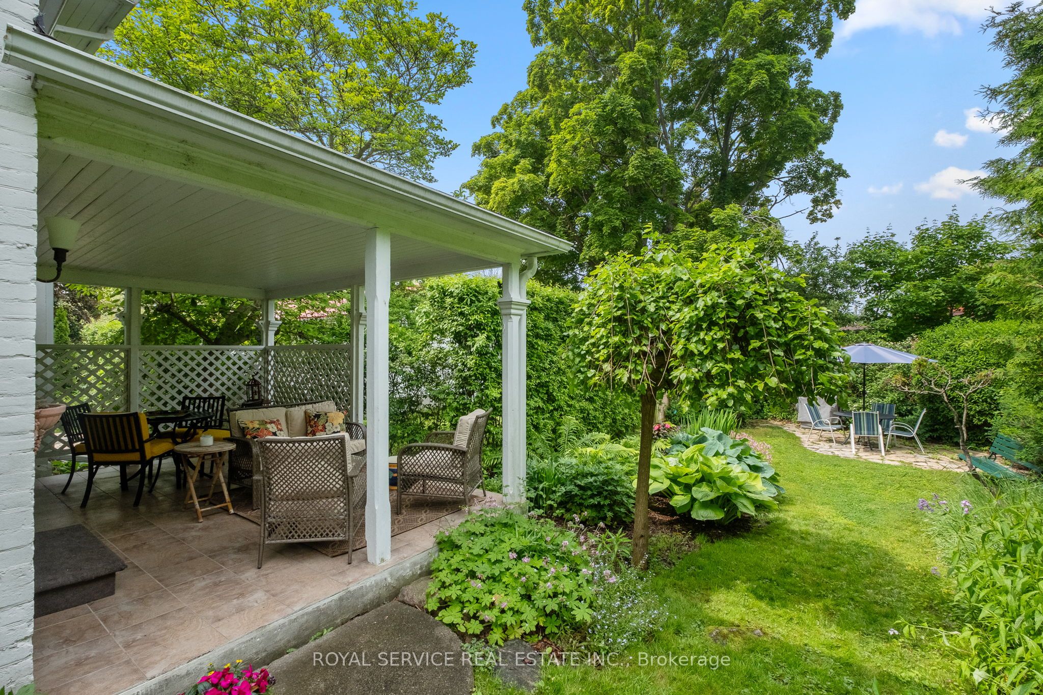 303 Henry St Property Photo 28