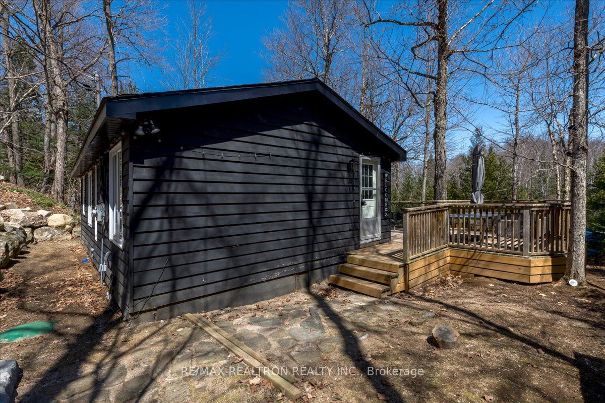 1053 Esson Creek Lane Property Photo 7