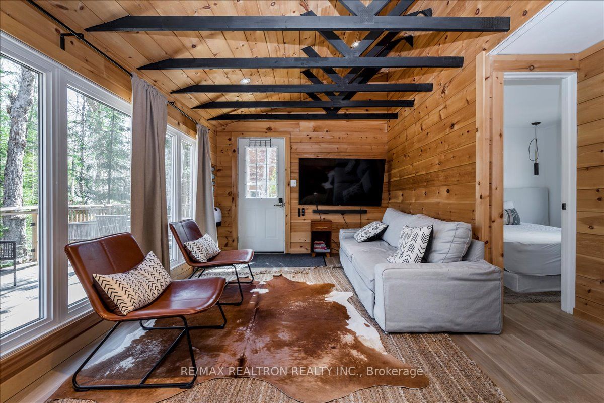 1053 Esson Creek Lane Property Photo 8