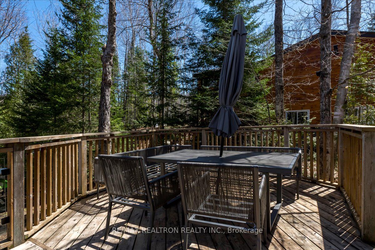 1053 Esson Creek Lane Property Photo 24