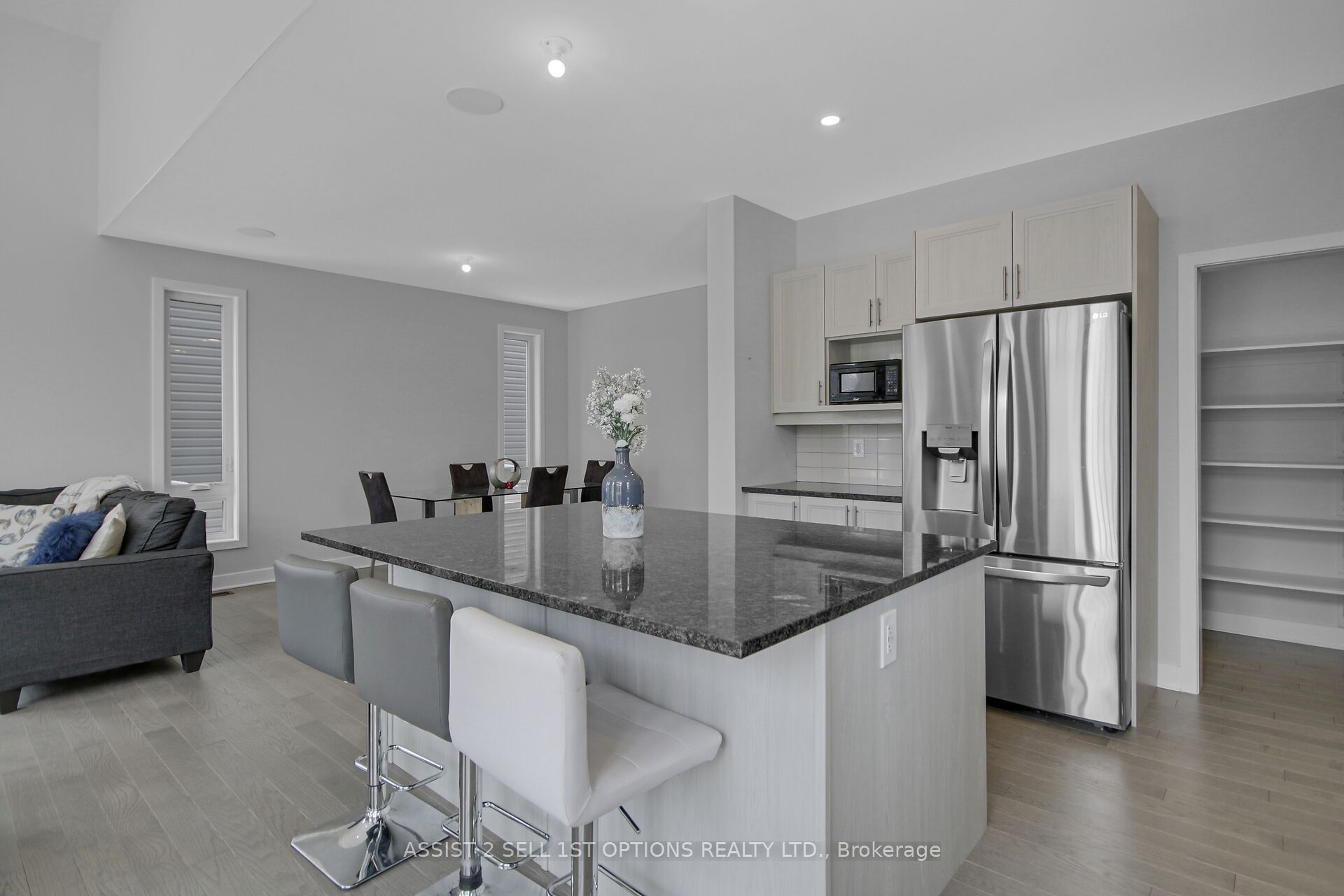 306 Whitham Cres Property Photo 10