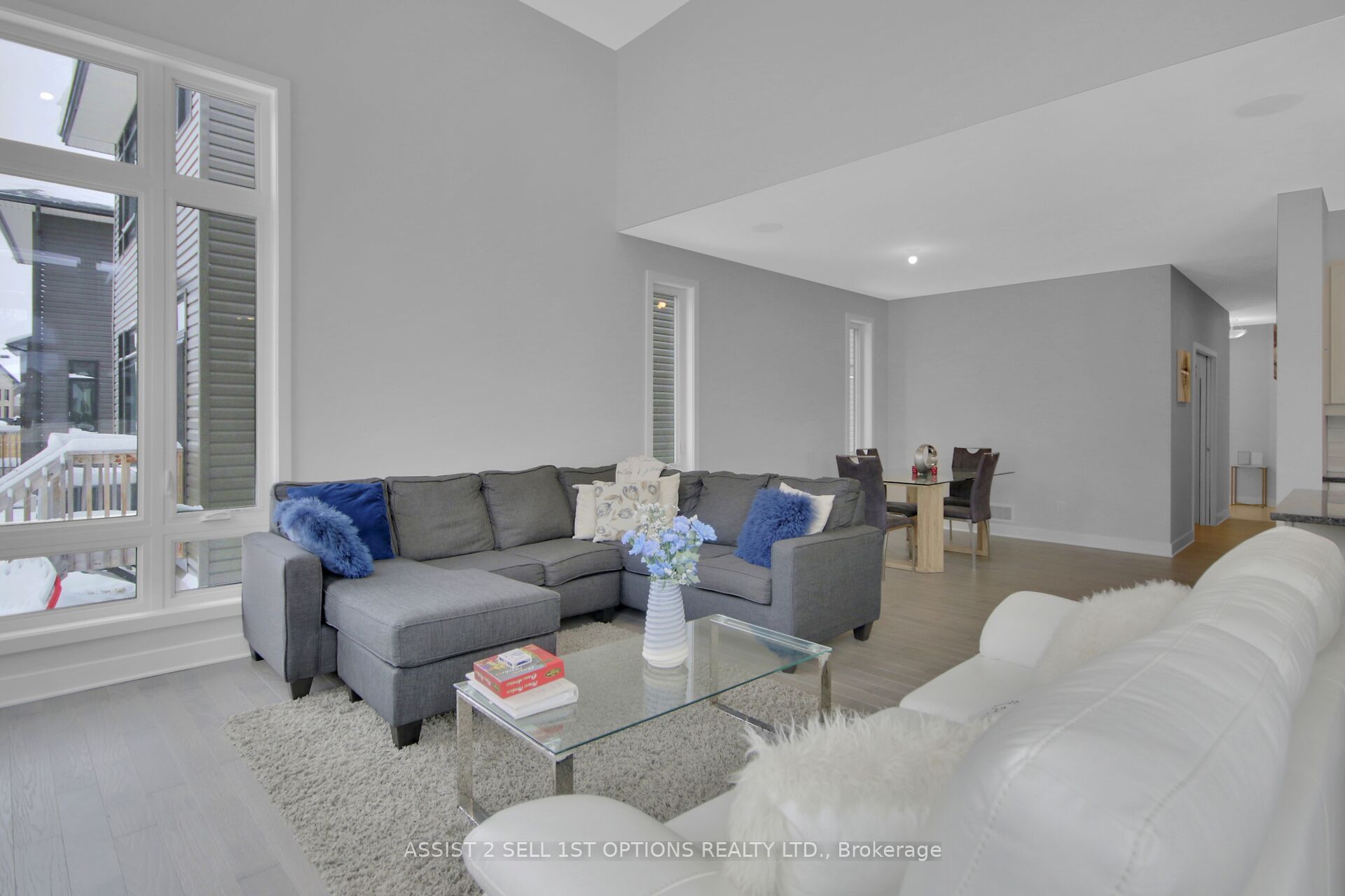 306 Whitham Cres Property Photo 11