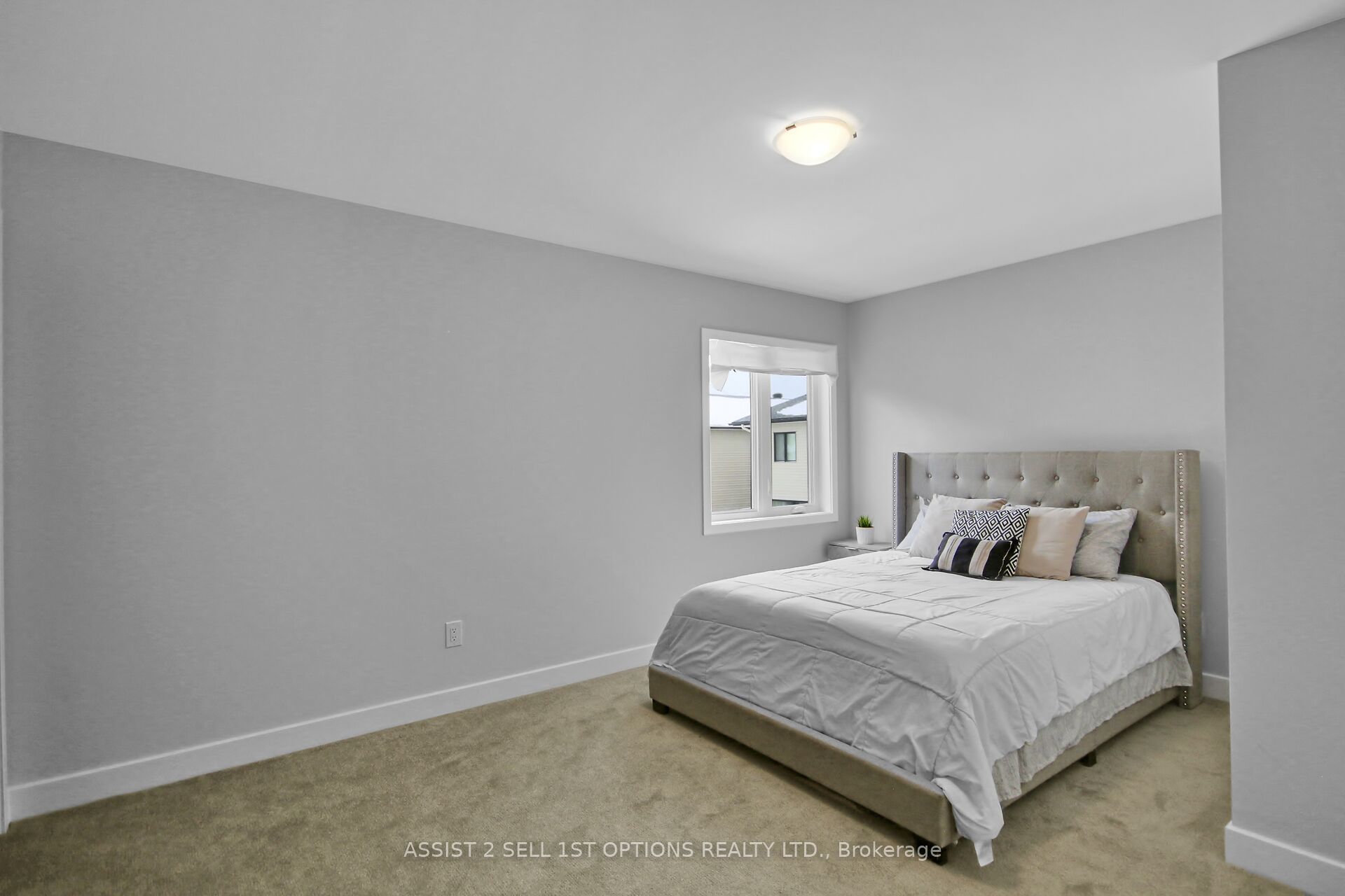 306 Whitham Cres Property Photo 28