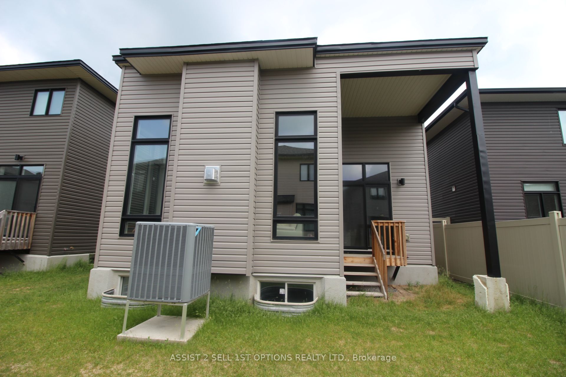306 Whitham Cres Property Photo 31