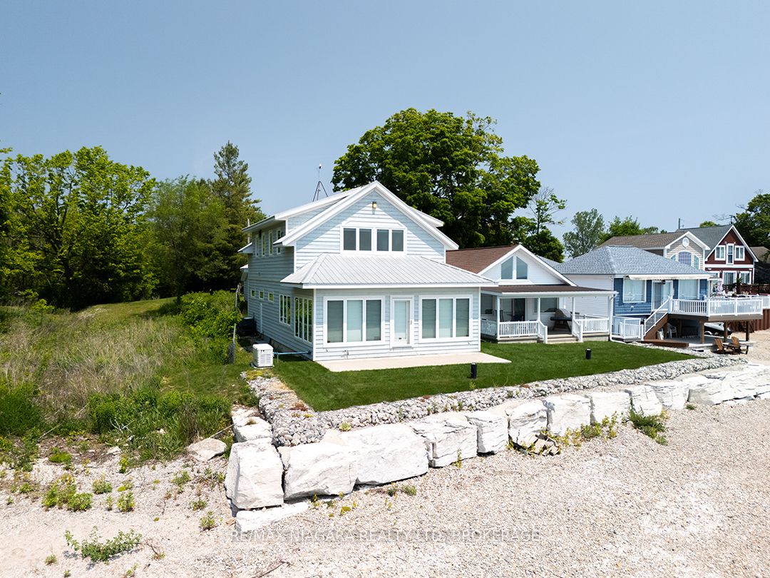 12895 Old Lake Shore Rd W Property Photo 3