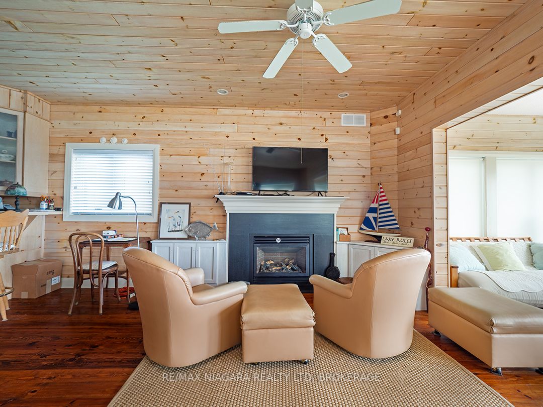 12895 Old Lake Shore Rd W Property Photo 7