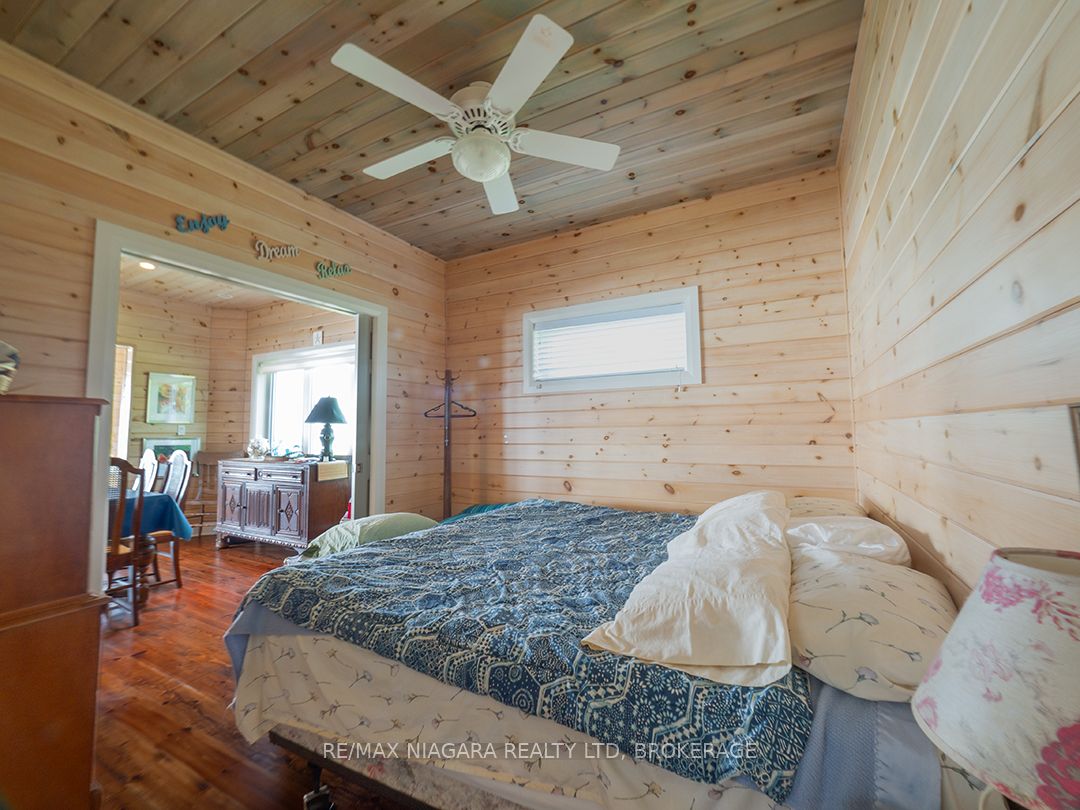 12895 Old Lake Shore Rd W Property Photo 15