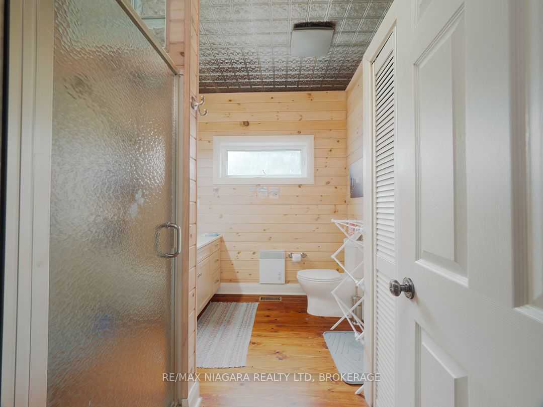 12895 Old Lake Shore Rd W Property Photo 16