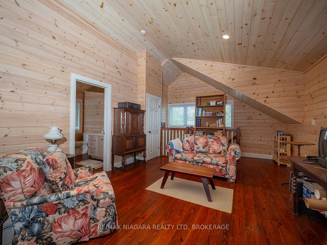 12895 Old Lake Shore Rd W Property Photo 23