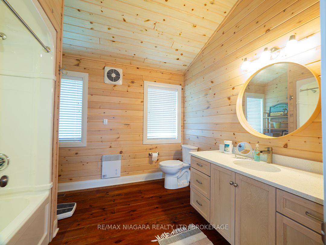 12895 Old Lake Shore Rd W Property Photo 24