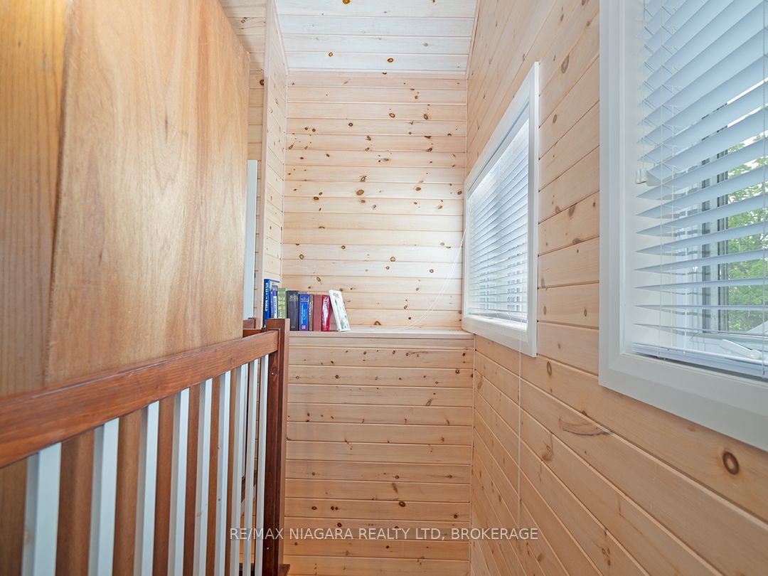 12895 Old Lake Shore Rd W Property Photo 27