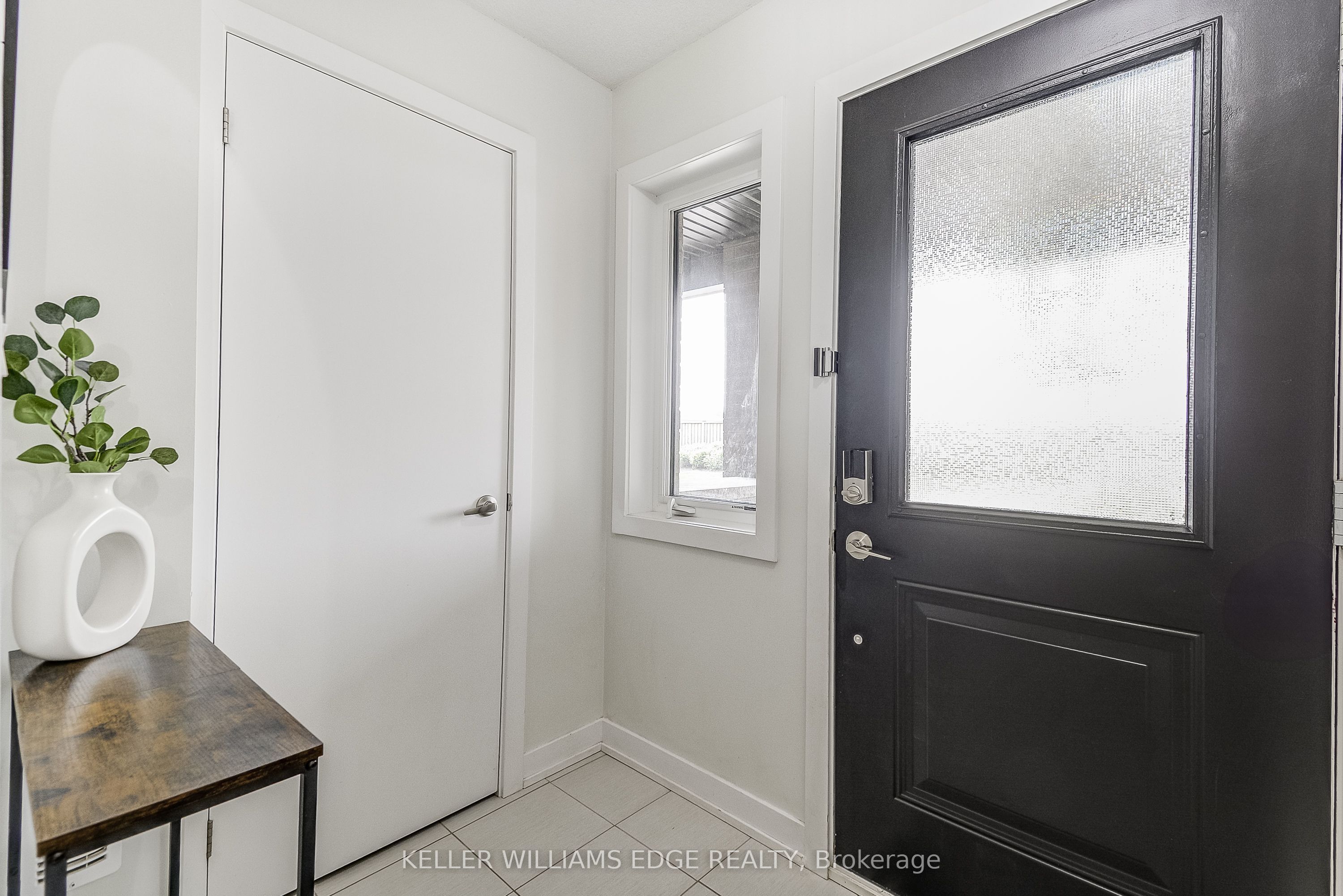 #49 - 590 North Service Road Property Photo 3