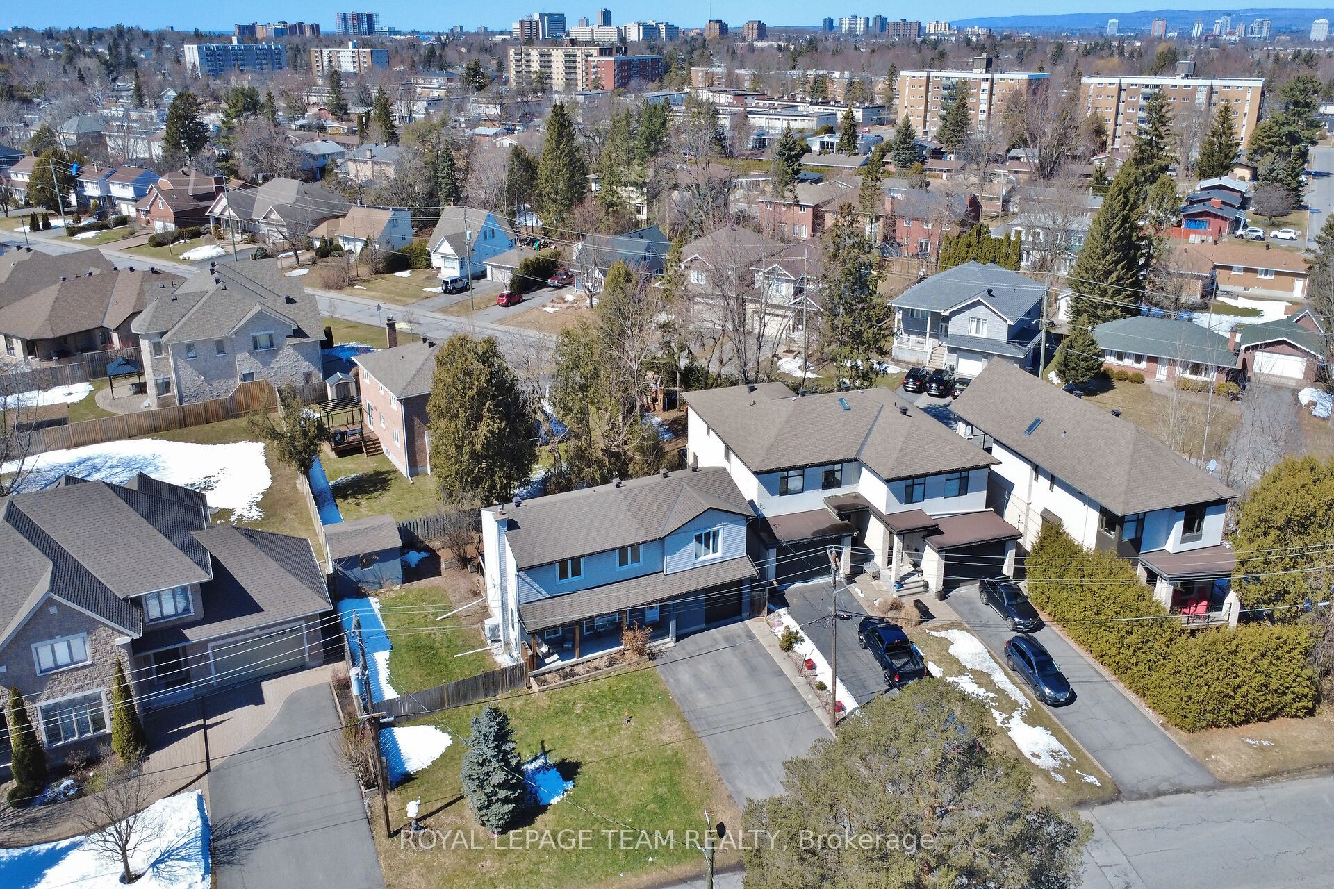 1107 Normandy Cres Property Photo 2