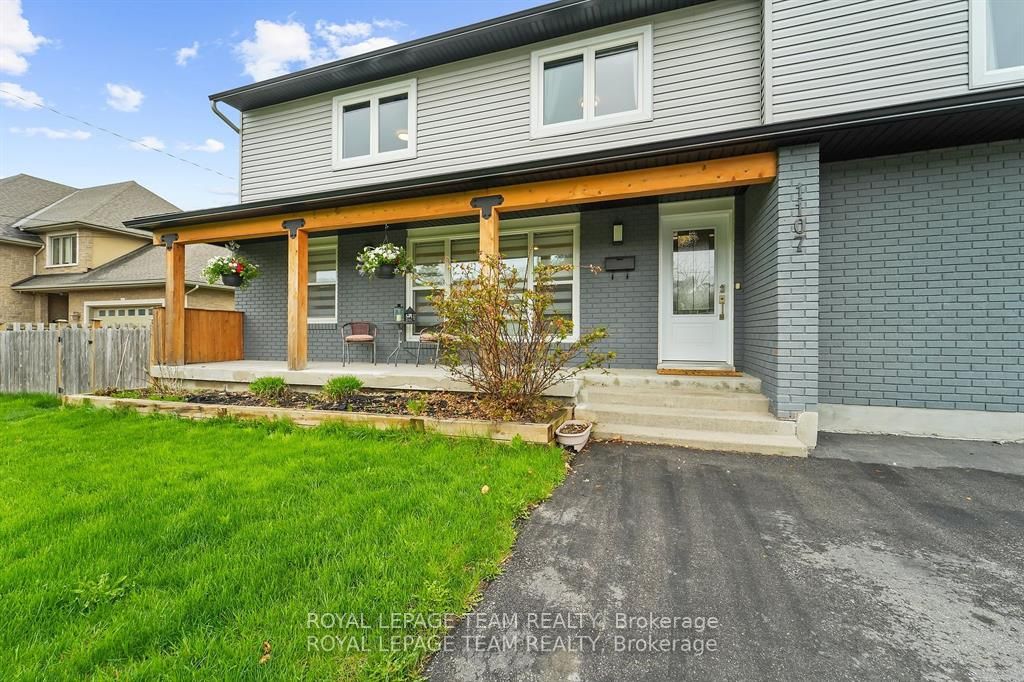 1107 Normandy Cres Property Photo 4