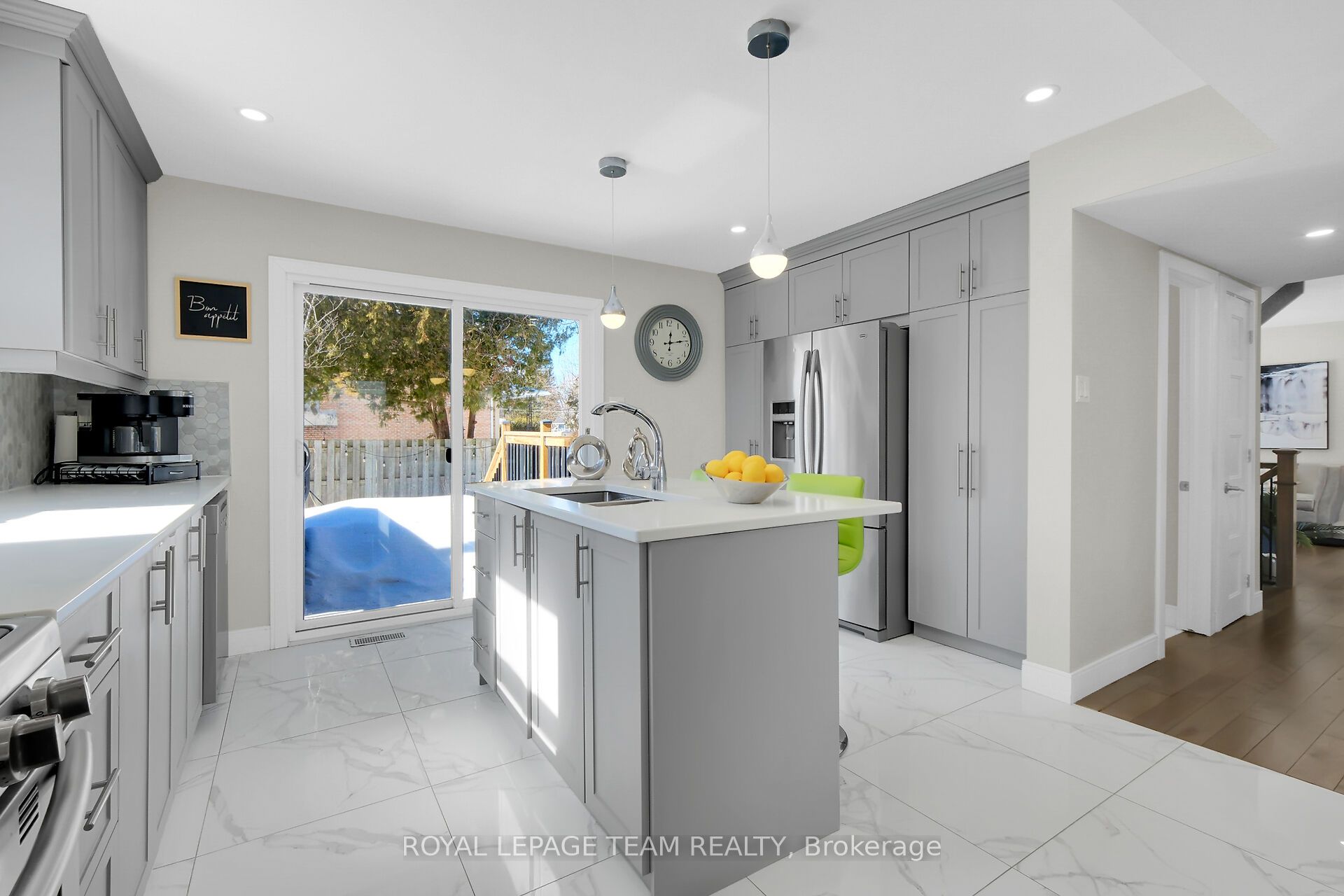 1107 Normandy Cres Property Photo 12