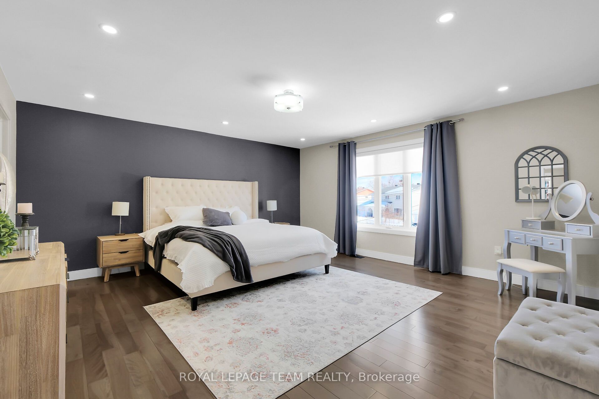 1107 Normandy Cres Property Photo 19