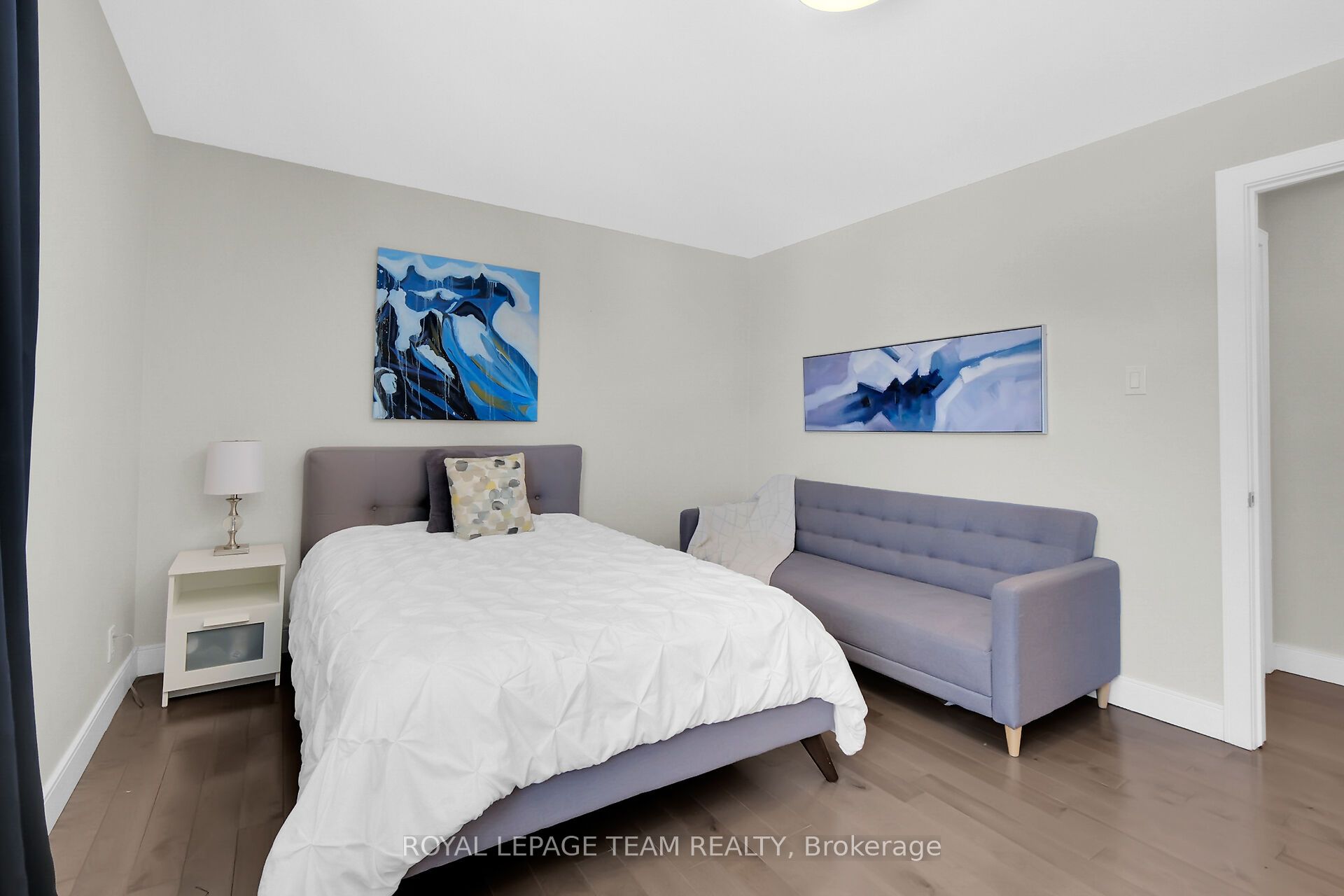 1107 Normandy Cres Property Photo 25