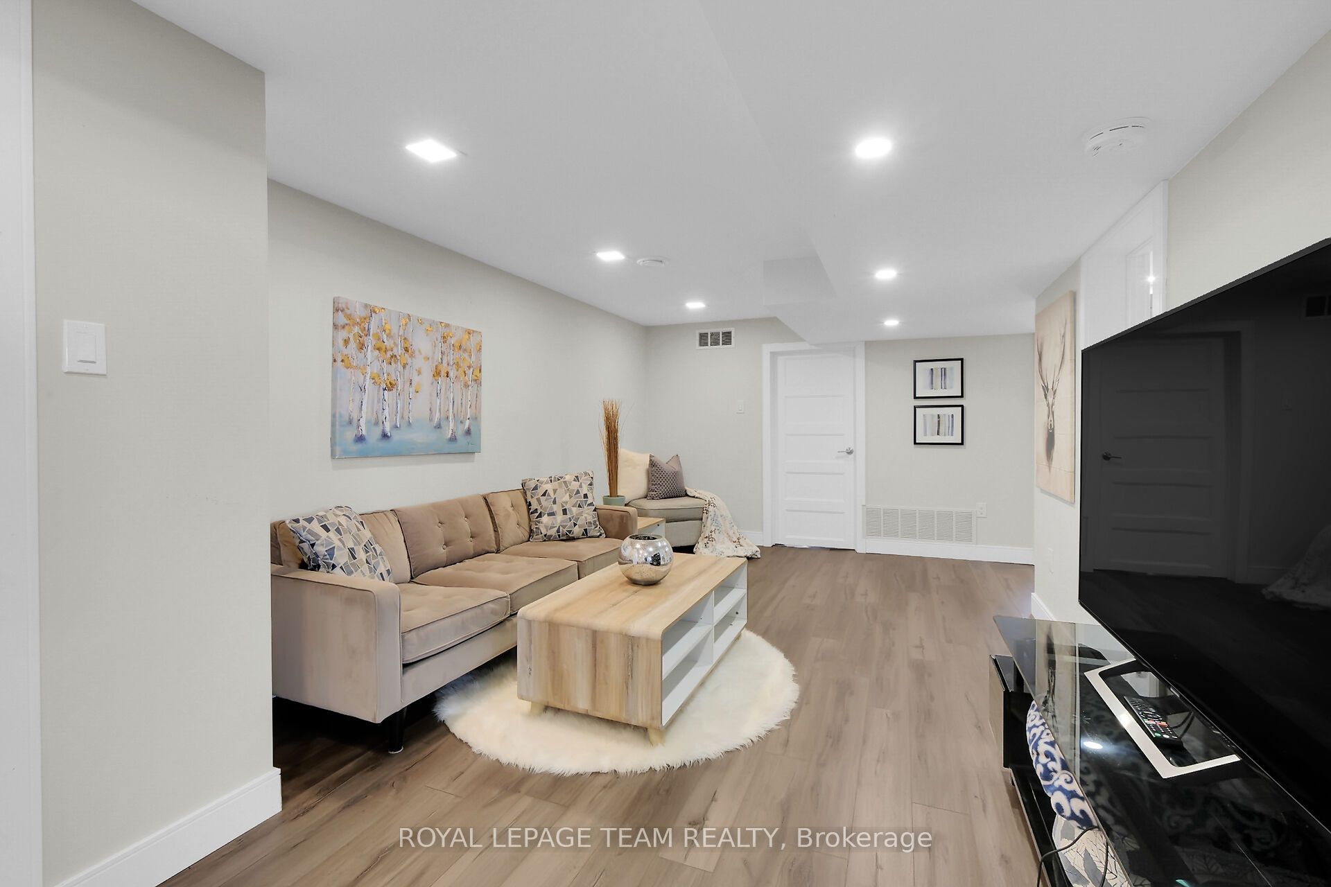 1107 Normandy Cres Property Photo 31