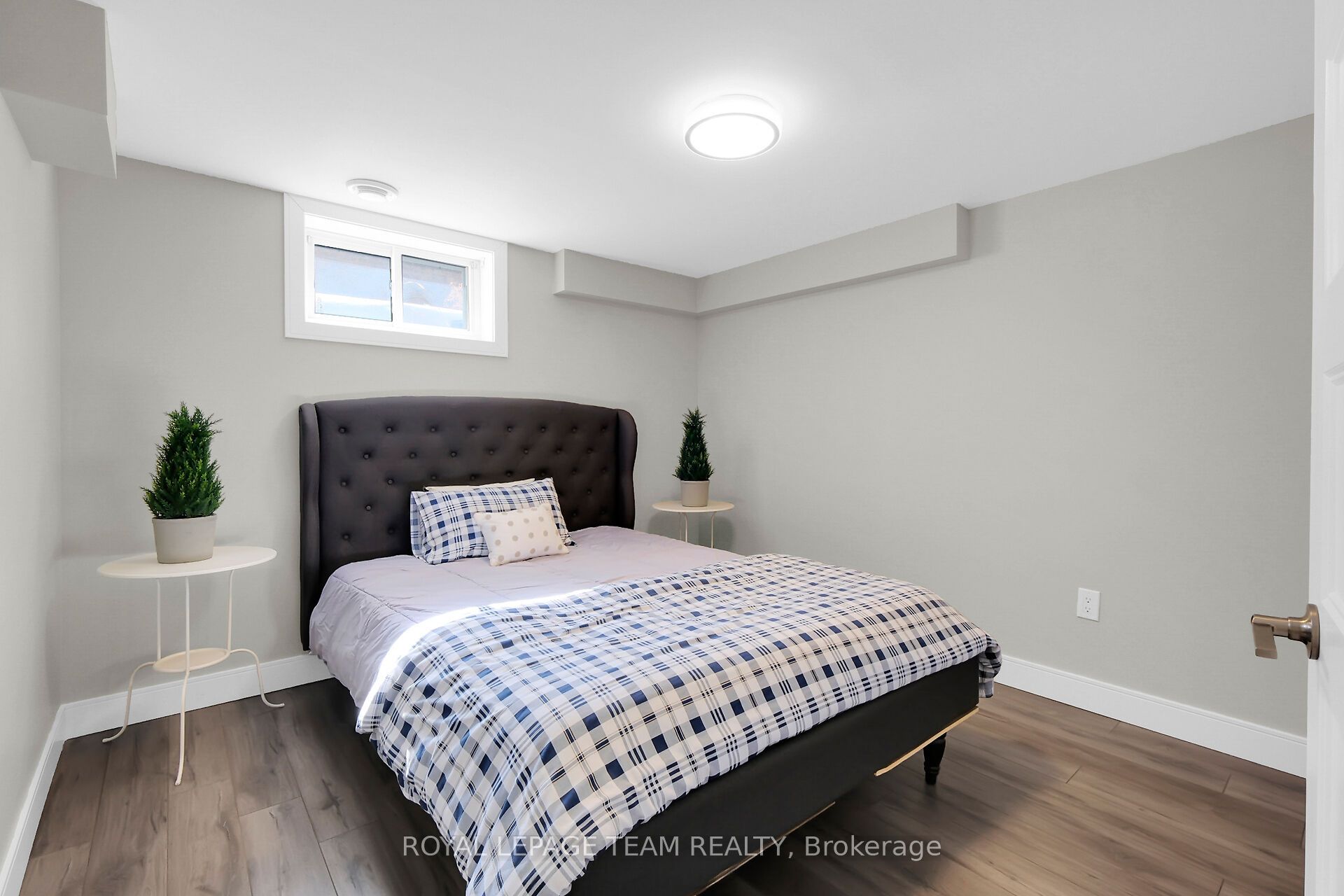 1107 Normandy Cres Property Photo 34