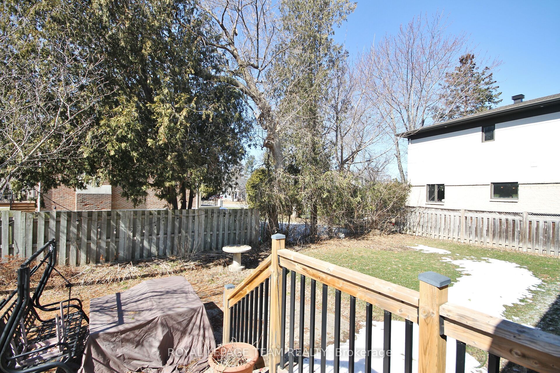 1107 Normandy Cres Property Photo 37