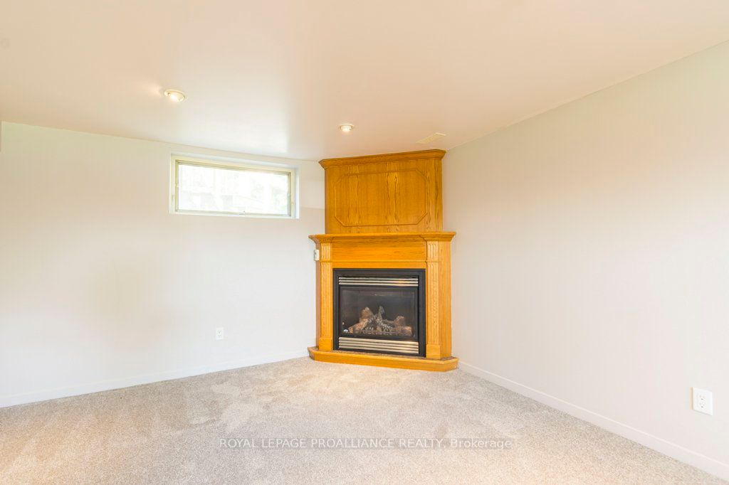 105 Colonial Road Property Photo 24